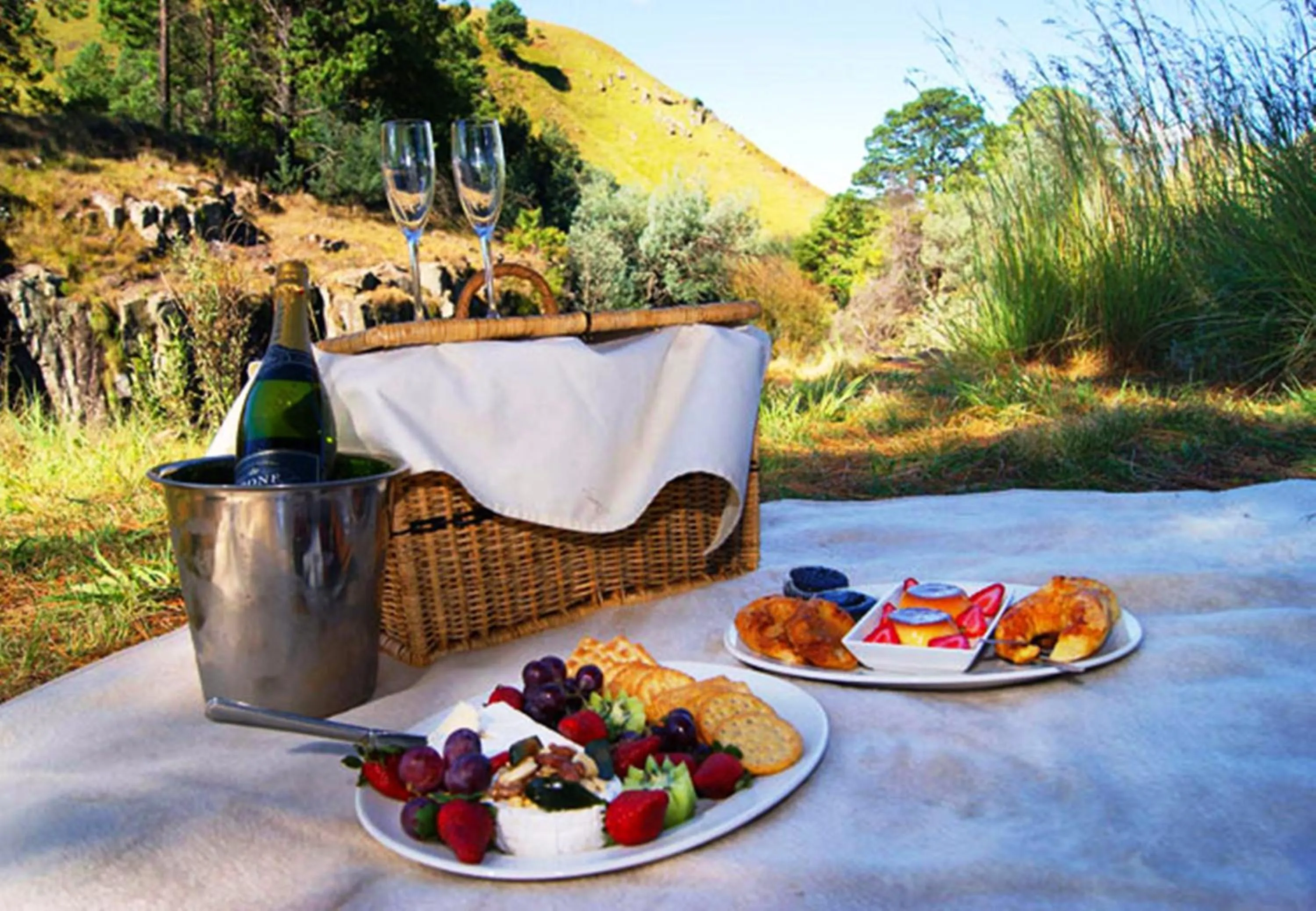 Hiking in Premier Resort Sani Pass