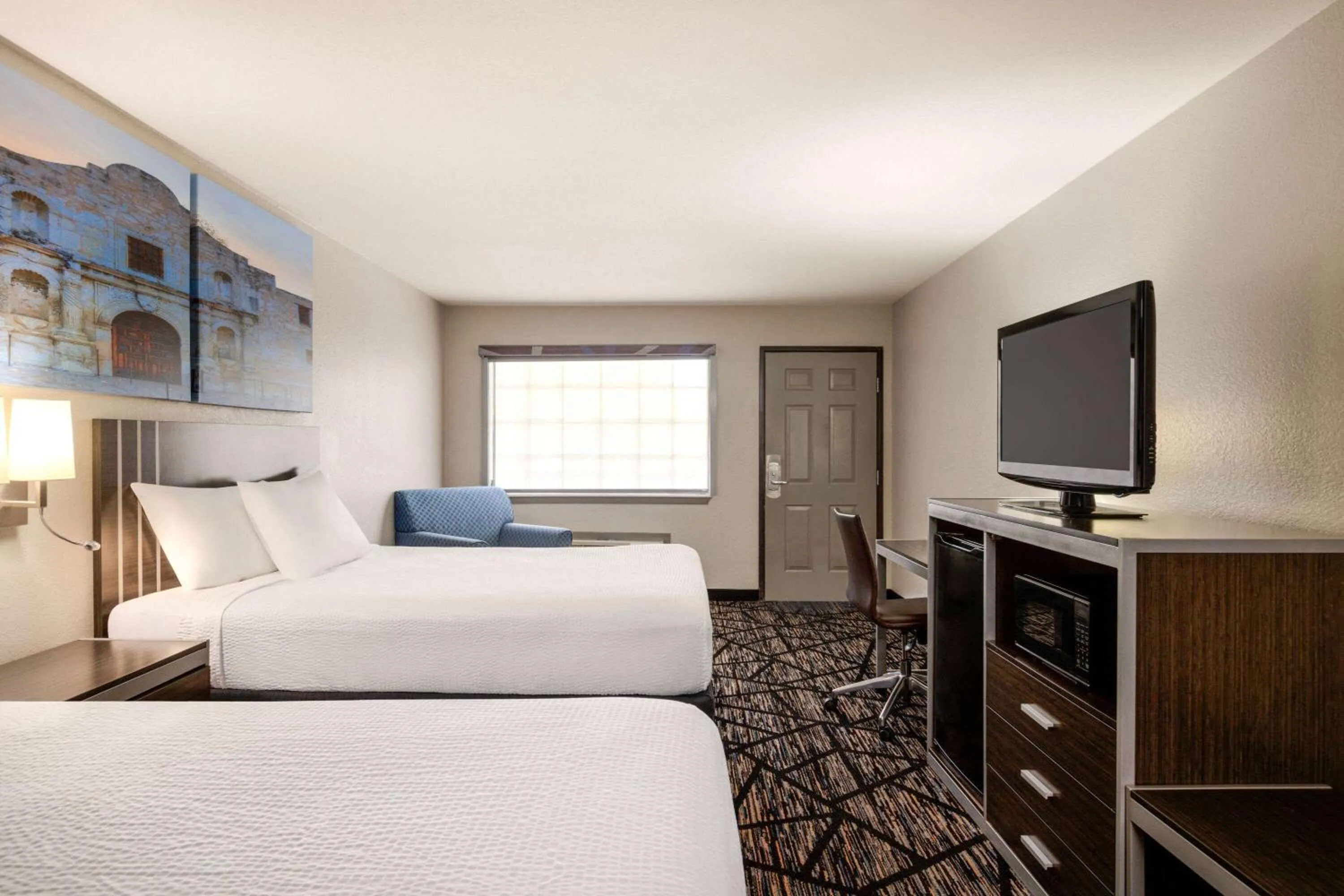 Photo of the whole room, Bed in Days Inn by Wyndham San Antonio Near Fiesta Park