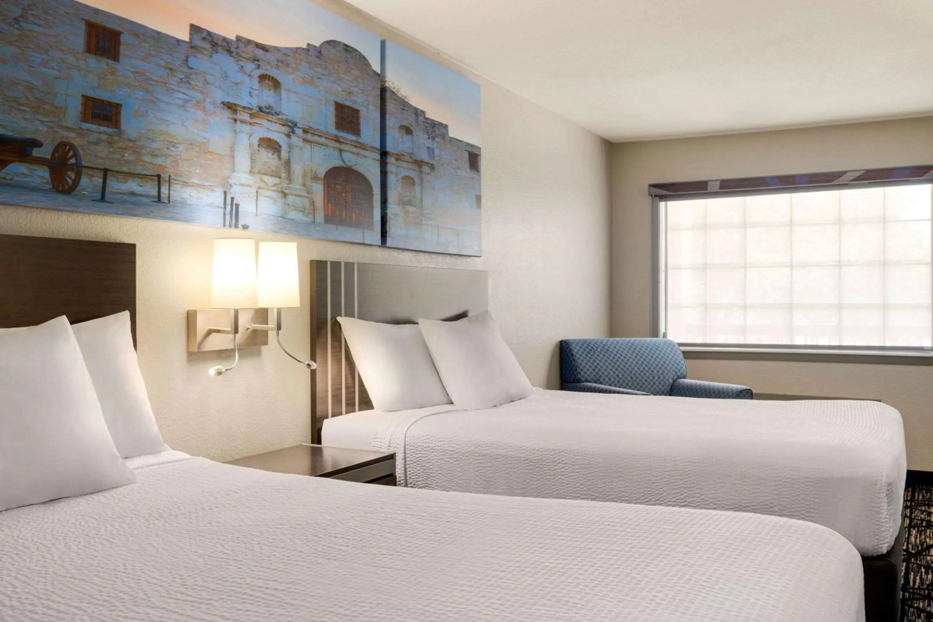 Standard Queen Room with Two Queen Beds - Non-Smoking in Days Inn by Wyndham San Antonio Near Fiesta Park Standard Queen Room with Two Queen Beds - Non-Smoking in Days Inn by Wyndham San Antonio Near Fiesta Park