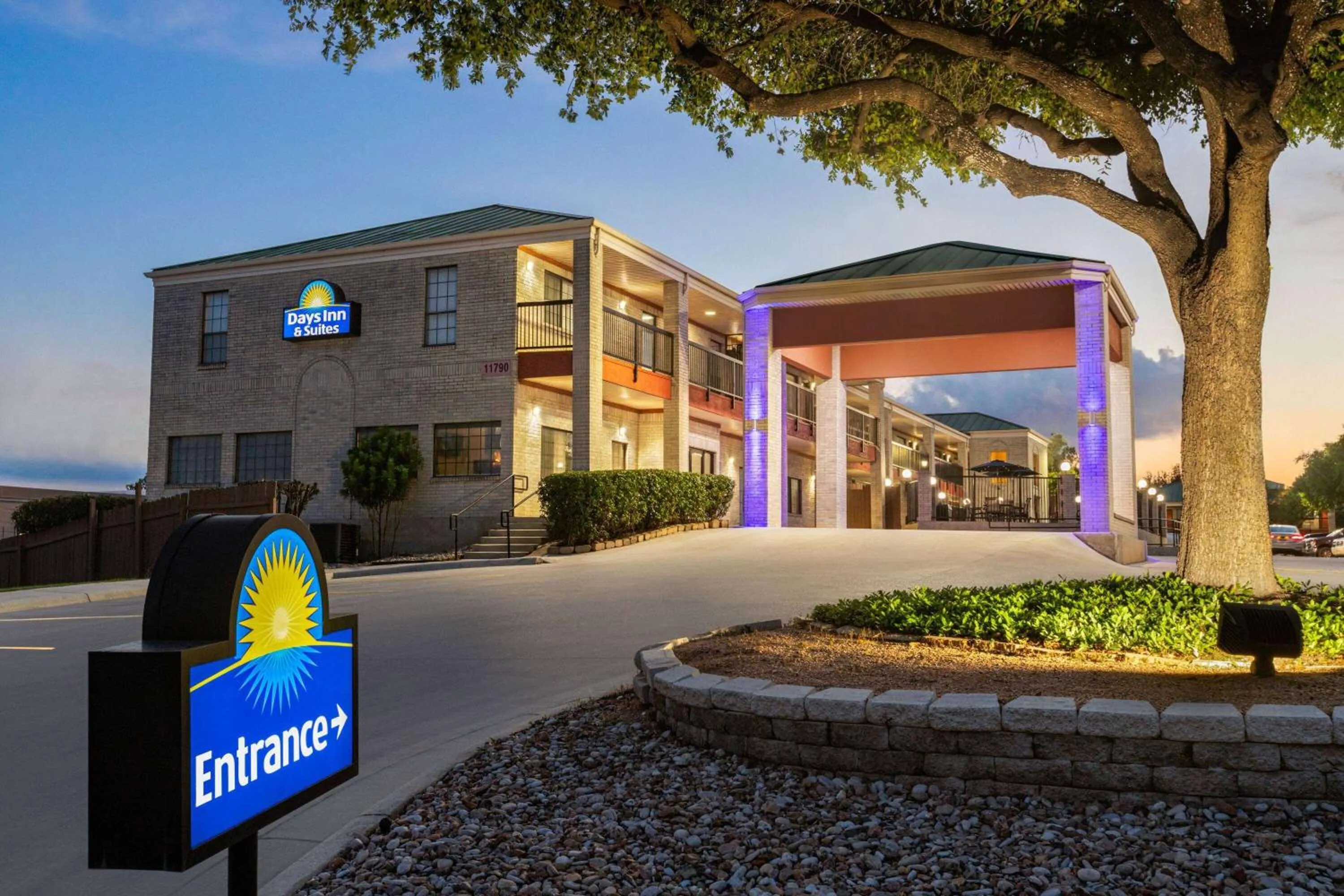 Property building in Days Inn by Wyndham San Antonio Near Fiesta Park