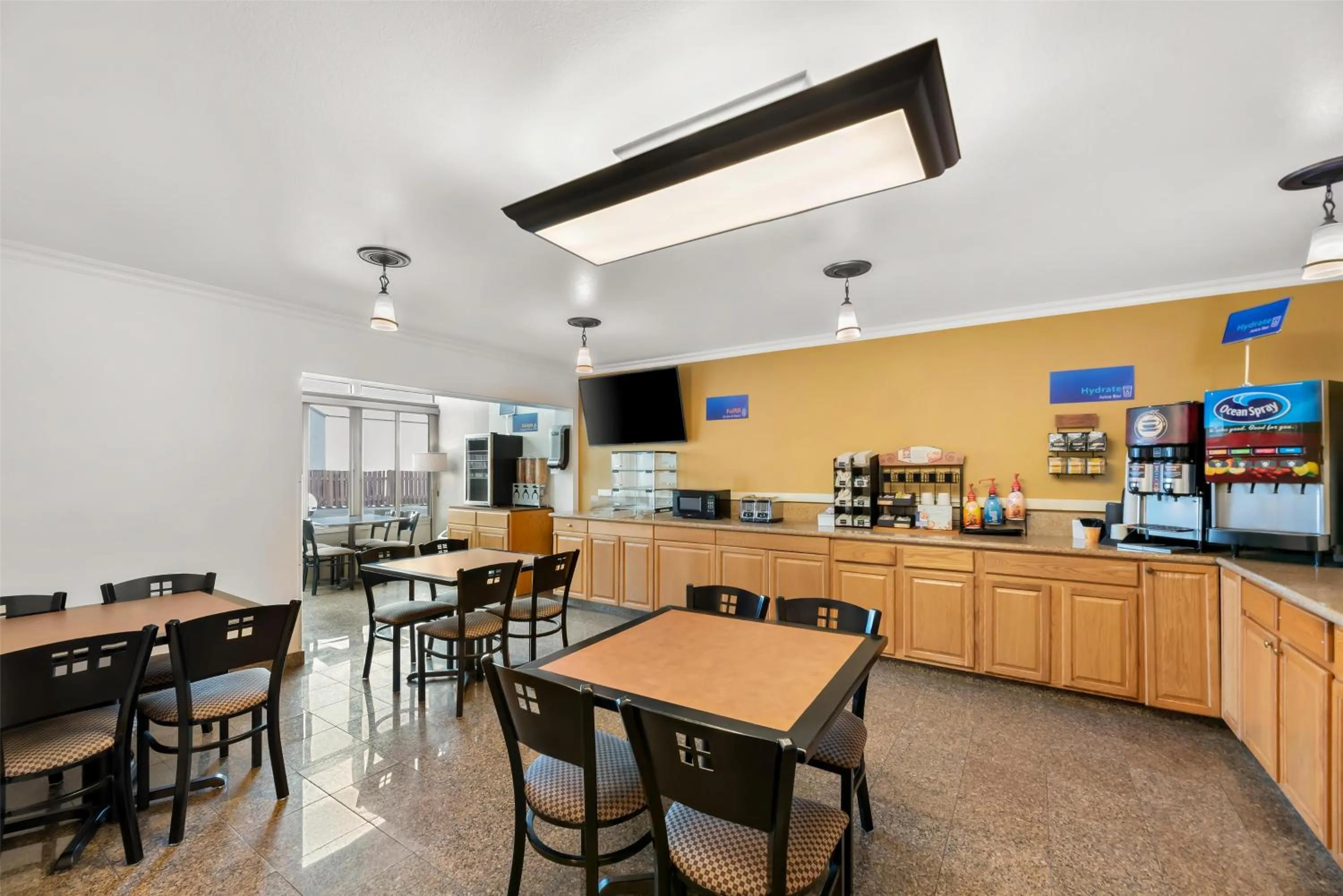 Breakfast in Best Western Chieftain Inn