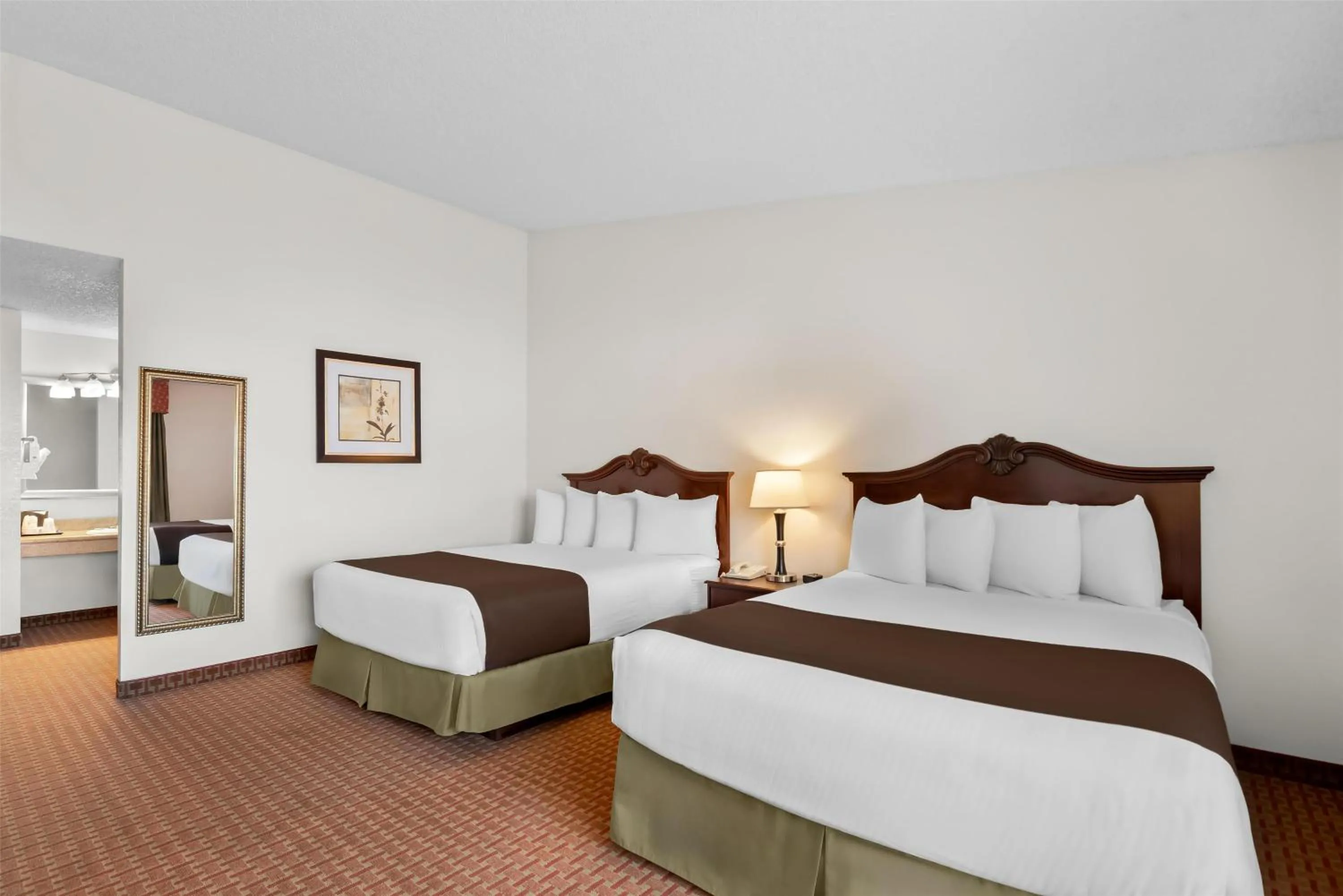 Bedroom, Bed in Best Western Chieftain Inn