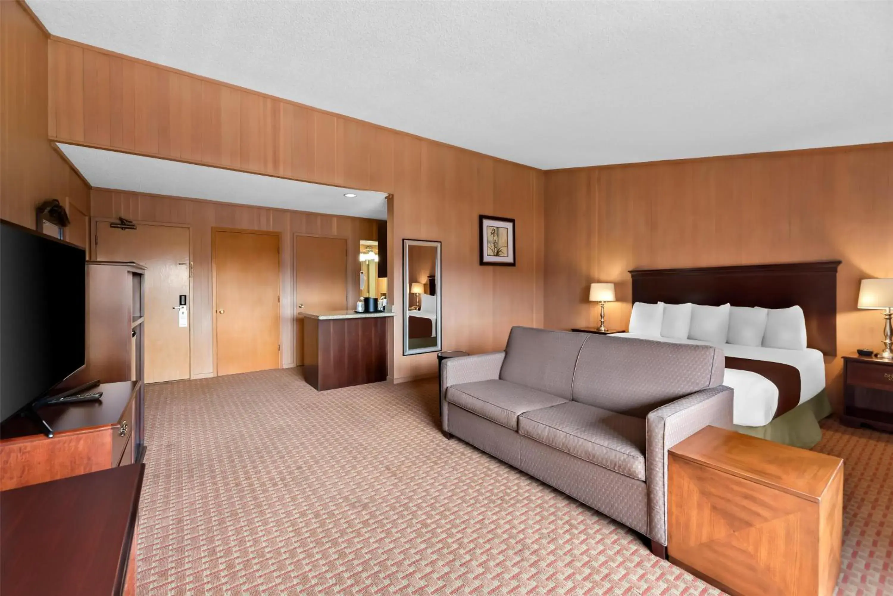Bedroom, Bed in Best Western Chieftain Inn Bedroom, Bed in Best Western Chieftain Inn