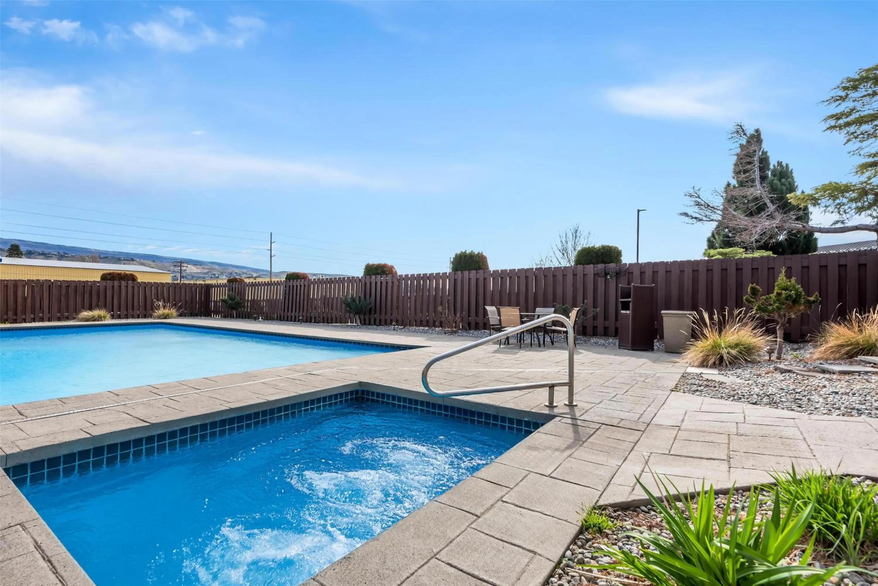 Pool view in Best Western Chieftain Inn