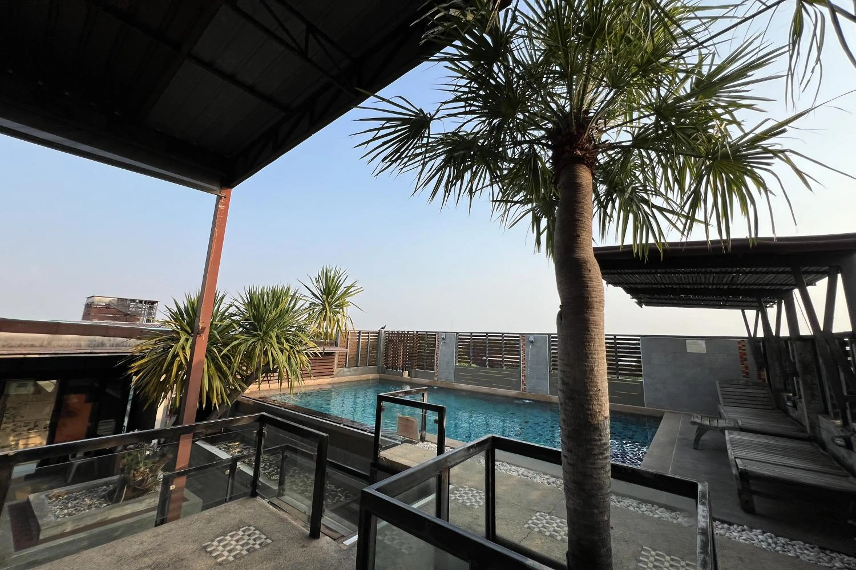 Swimming pool in Eurna Resort Hotel