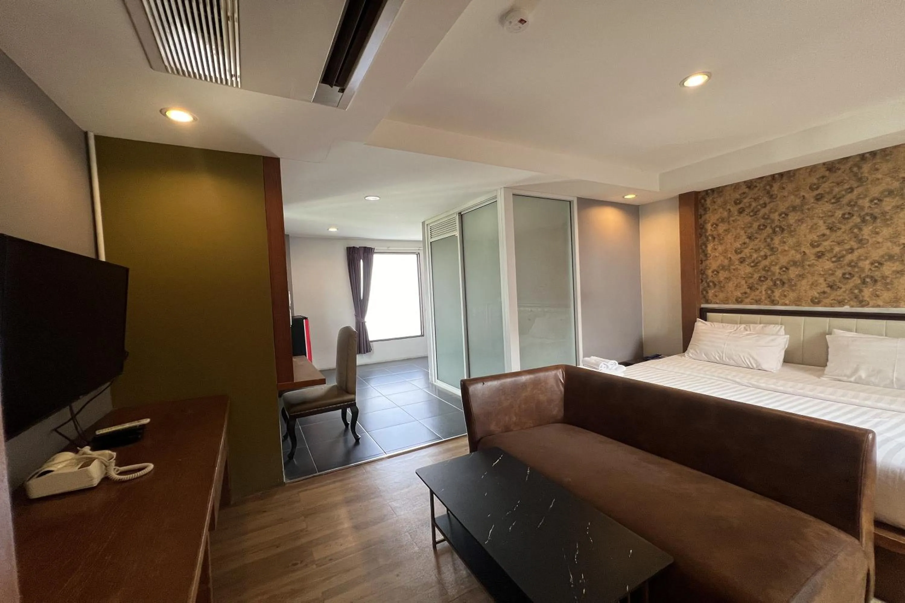 Bedroom, Bed in Eurna Resort Hotel