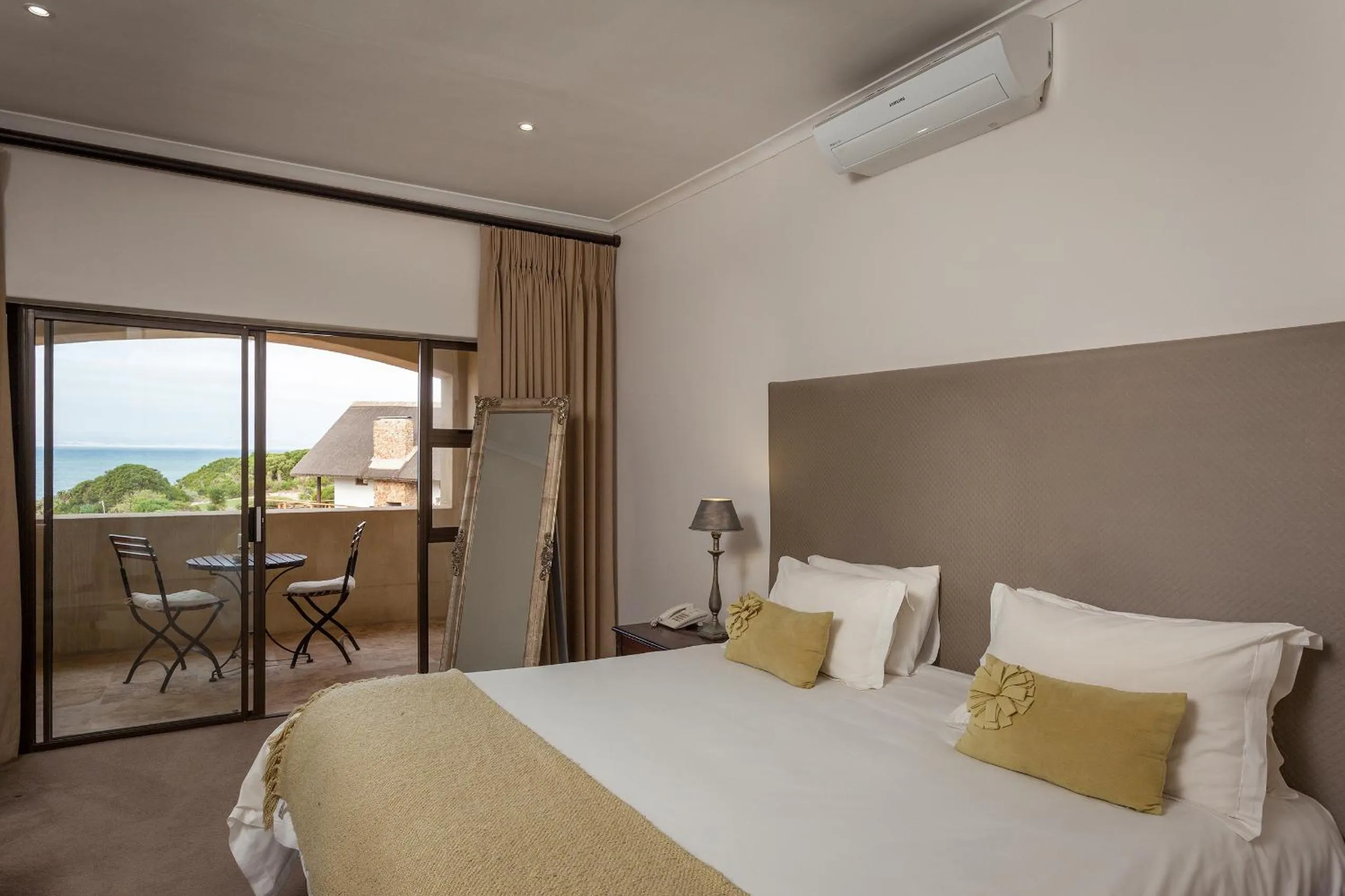 Bed in Supertubes Guesthouse