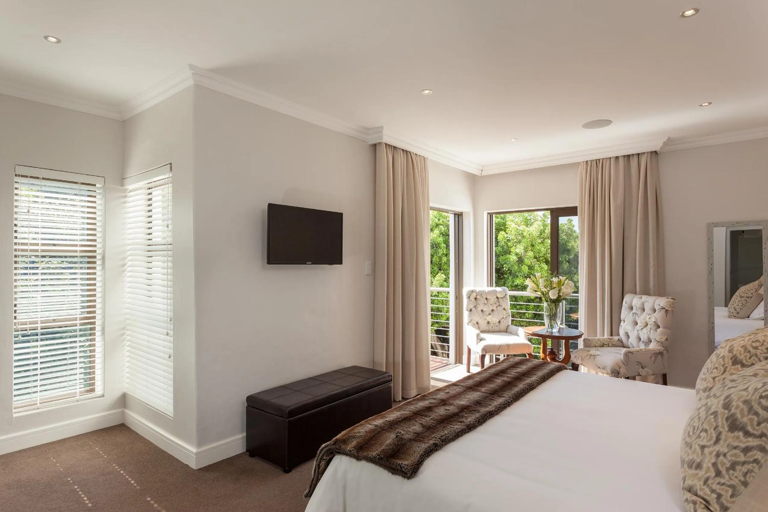 TV and multimedia, Bed in Supertubes Guesthouse