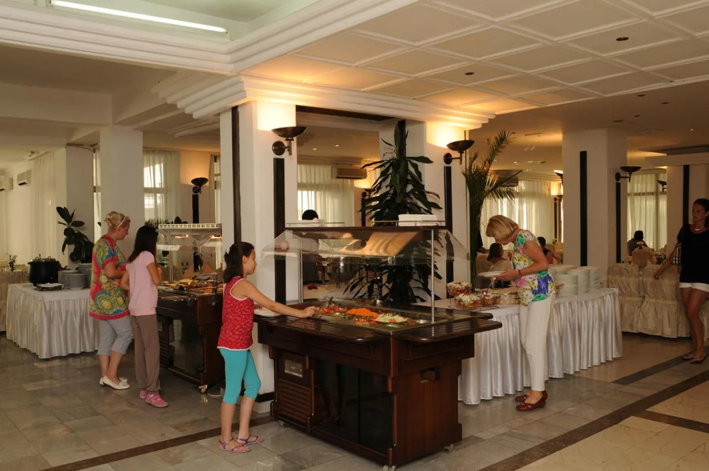 Restaurant/places to eat in Hotel Granit