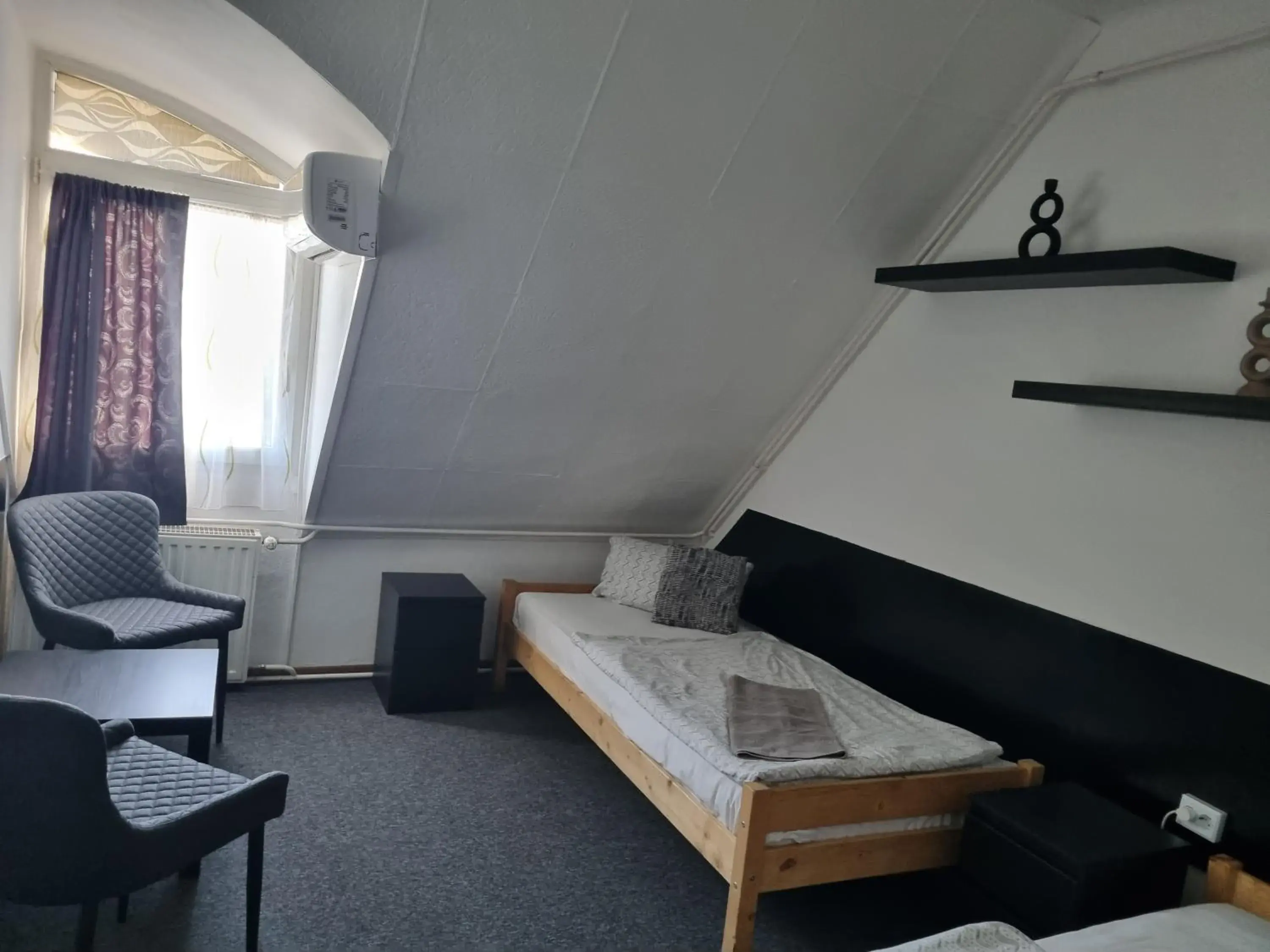 Standard Twin Room in Romantik Étterem - Panzió Standard Twin Room in Romantik Étterem - Panzió