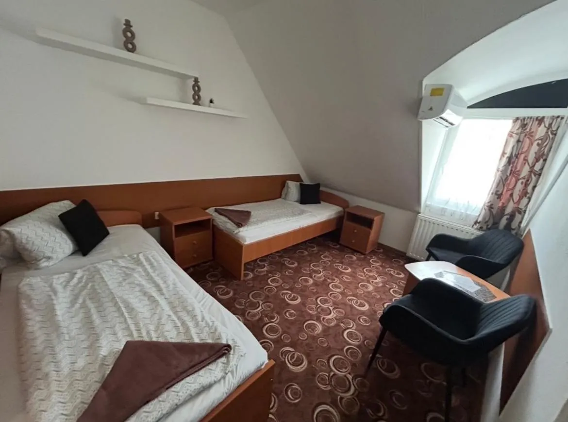 Other, Bed in Romantik Étterem - Panzió