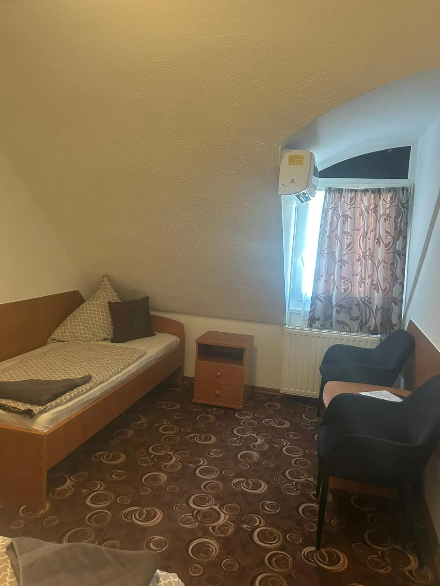 Bed in Romantik Étterem - Panzió