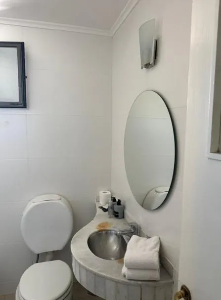 Bathroom in Hotel Internacional