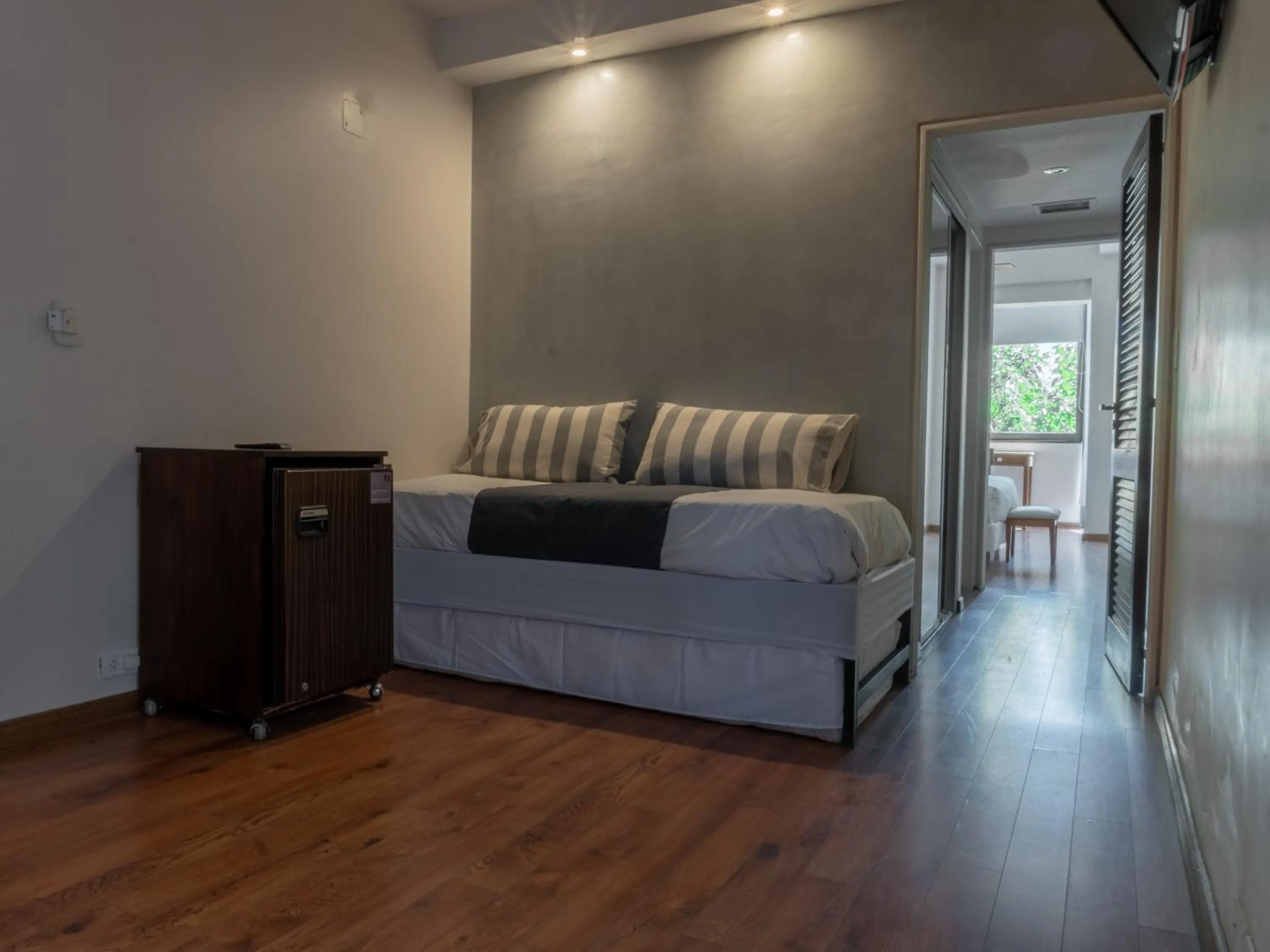 Shower, Bed in Hotel Internacional