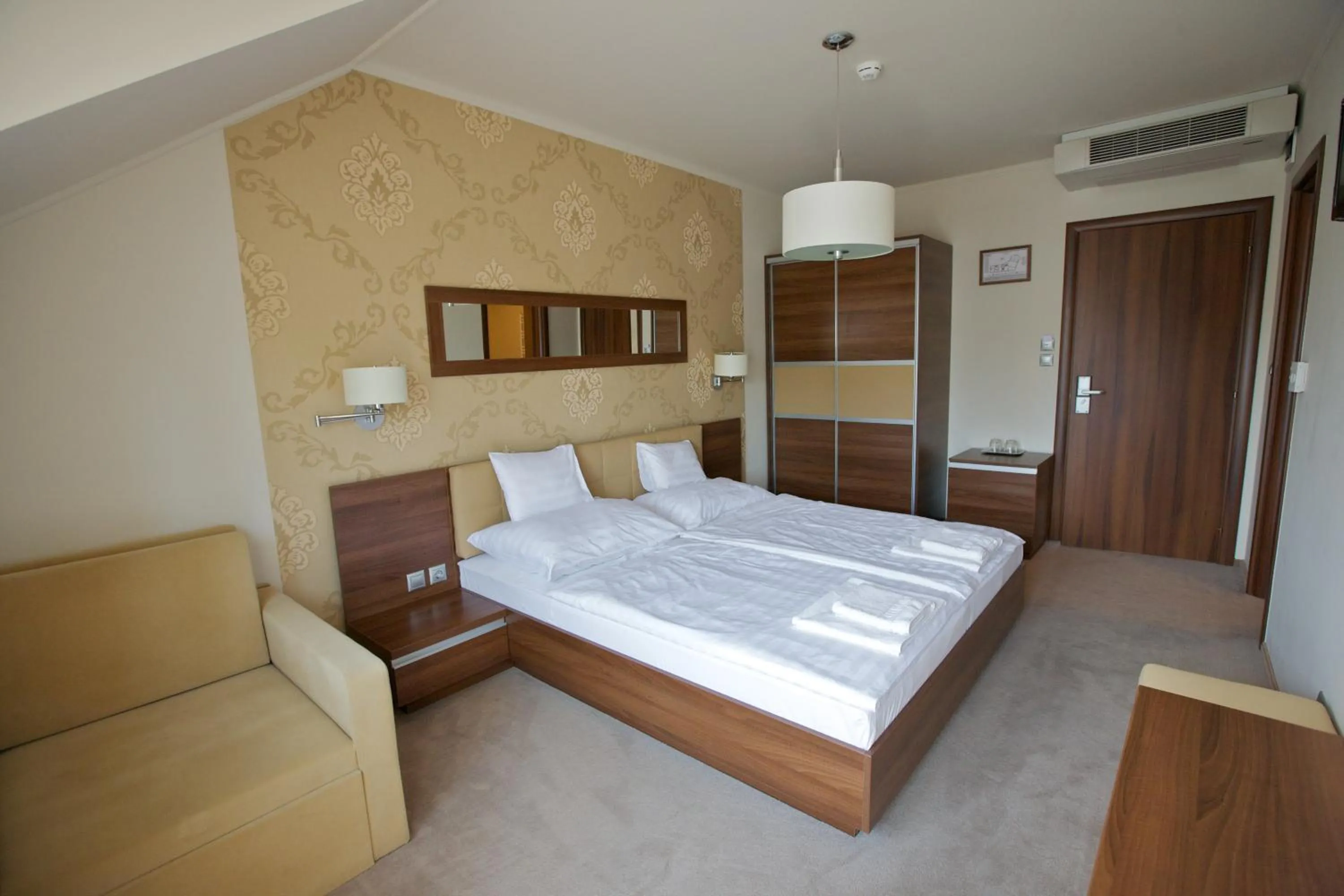 Decorative detail, Bed in Airport Wellness Panzio
