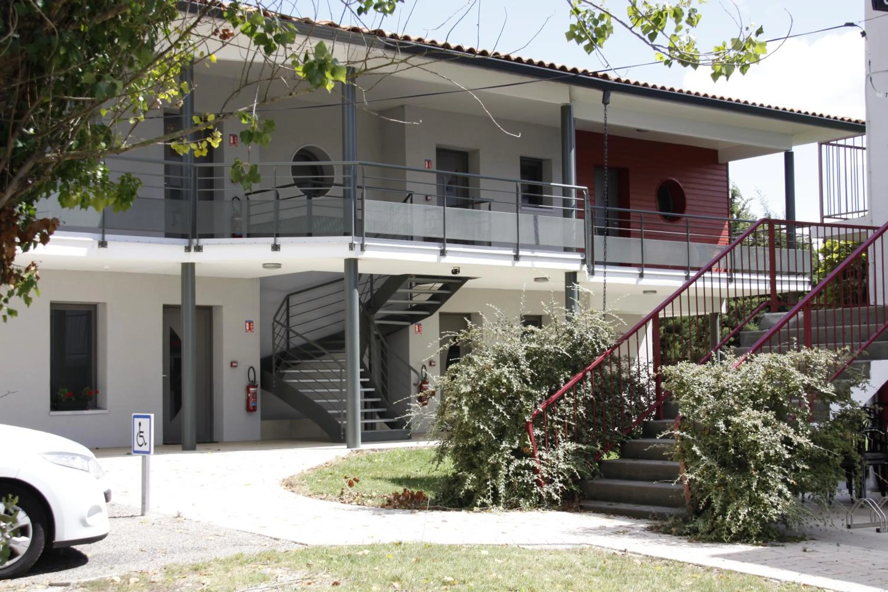 Logis Hotels - Hôtel et Restaurant Le Relais des Garrigues