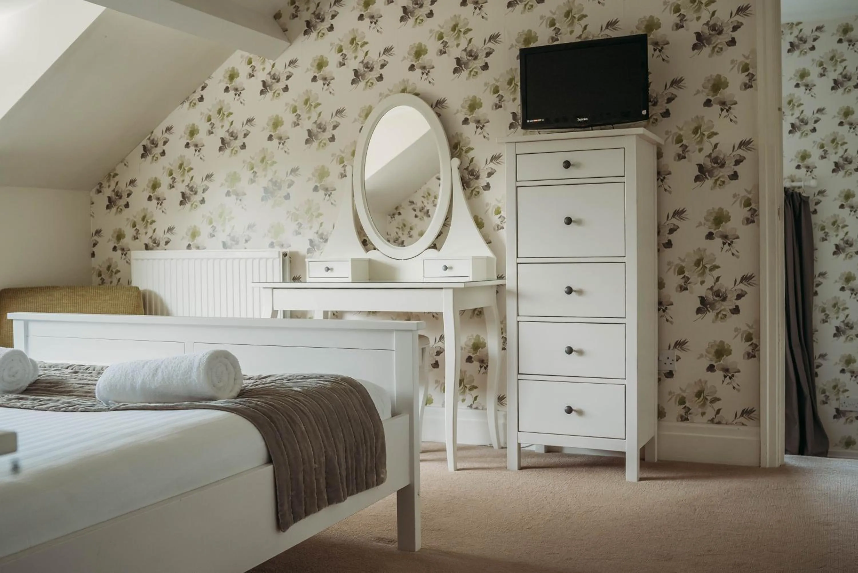 Bed in Three Wells B&B