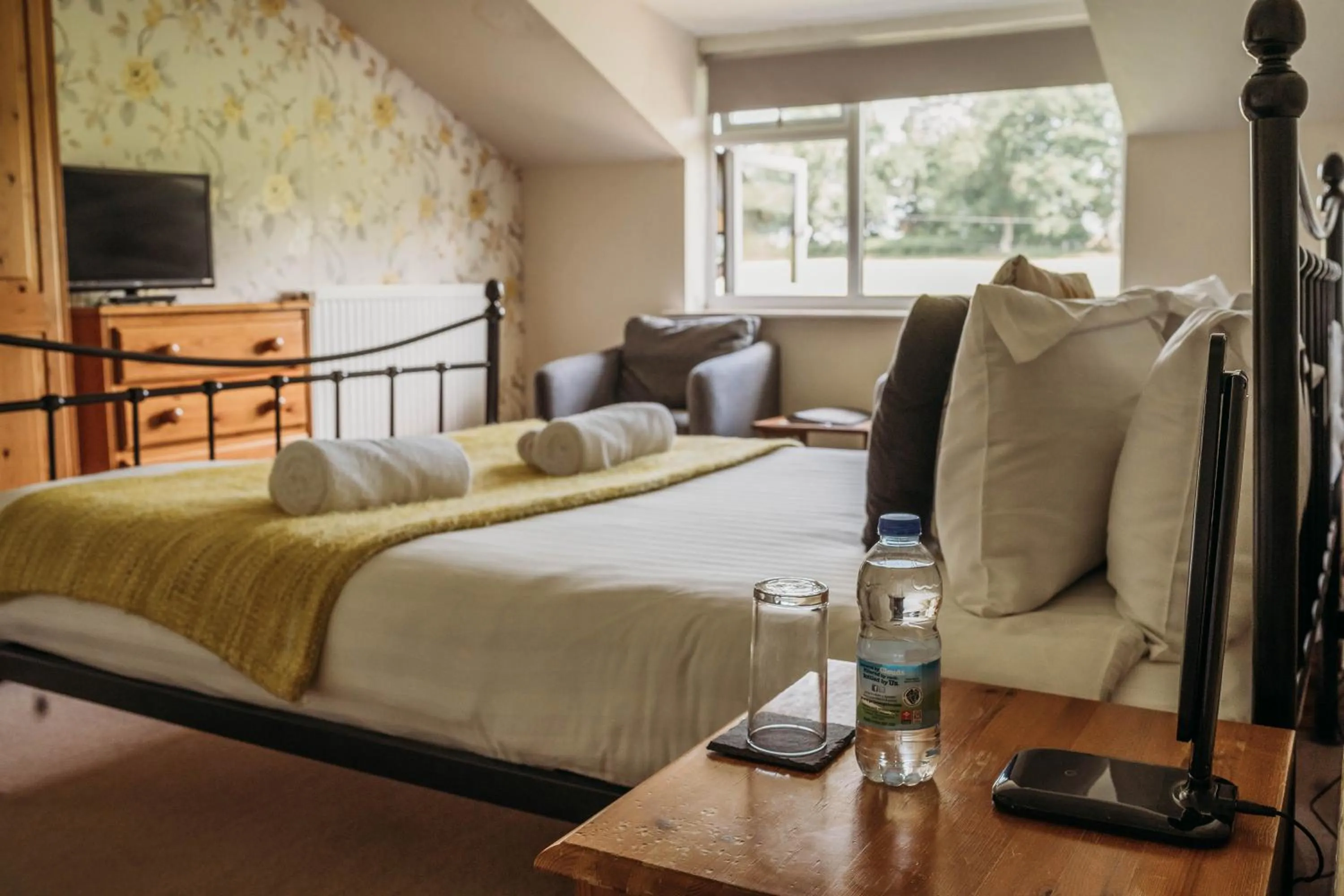 Bed in Three Wells B&B