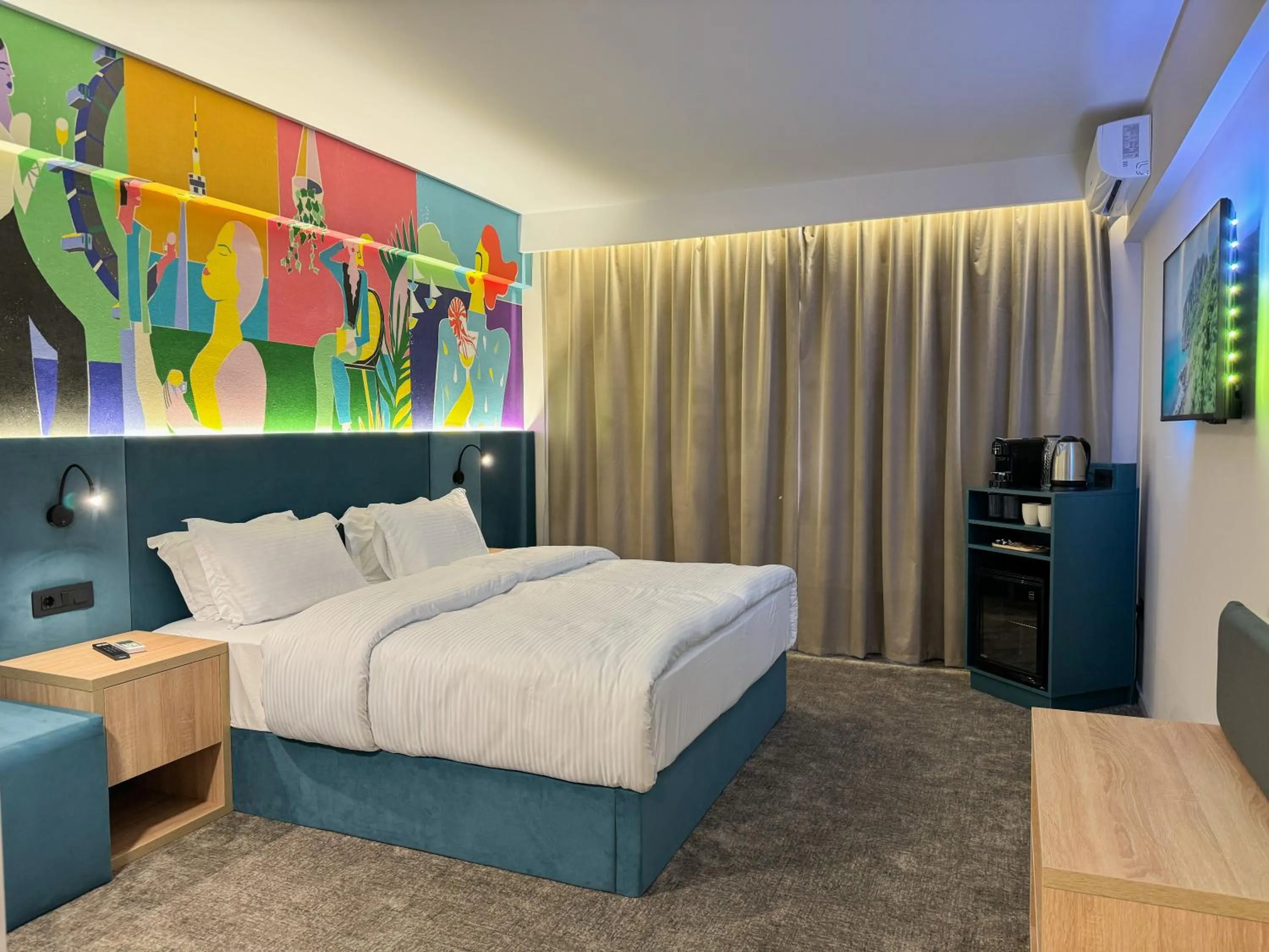 Communal lounge/ TV room, Bed in Hotel FAN Sebes