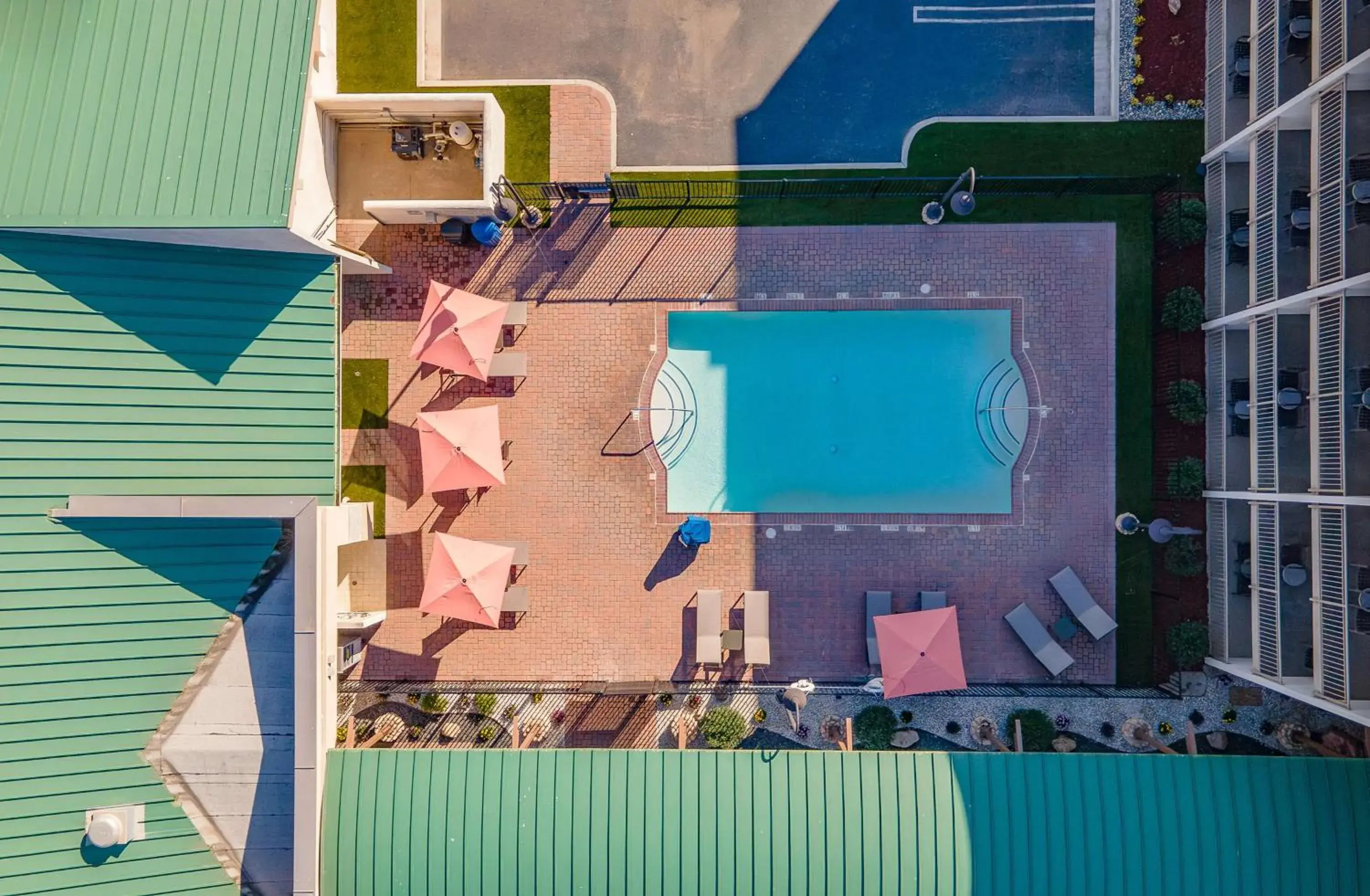Pool view in Hampton Inn Channel Islands Harbor Pool view in Hampton Inn Channel Islands Harbor