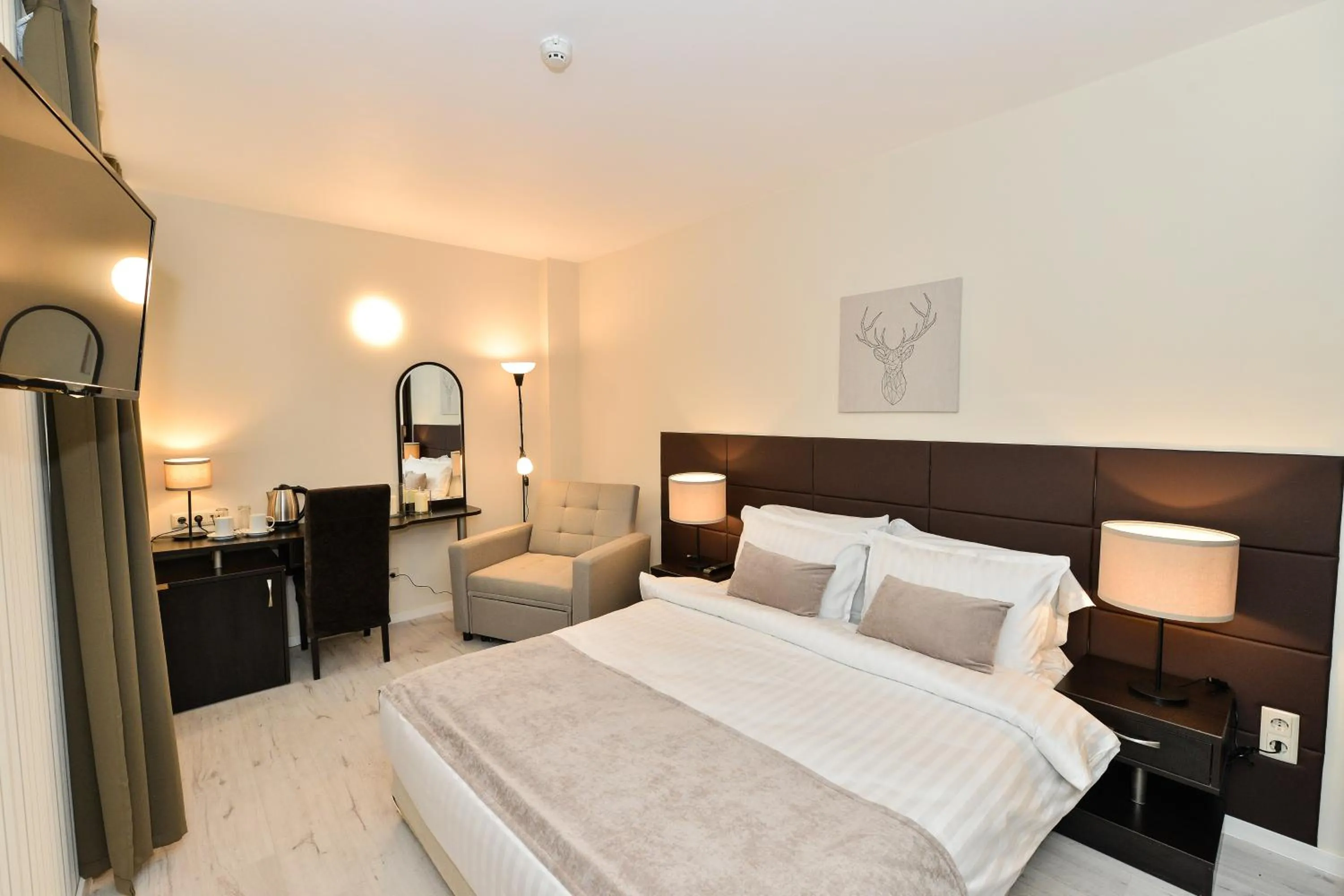 Bed in Art Plaza Hotel