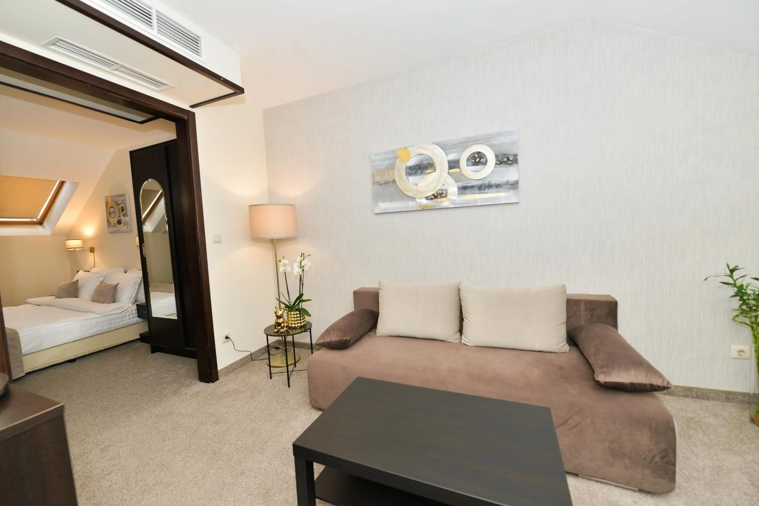 Bed in Art Plaza Hotel