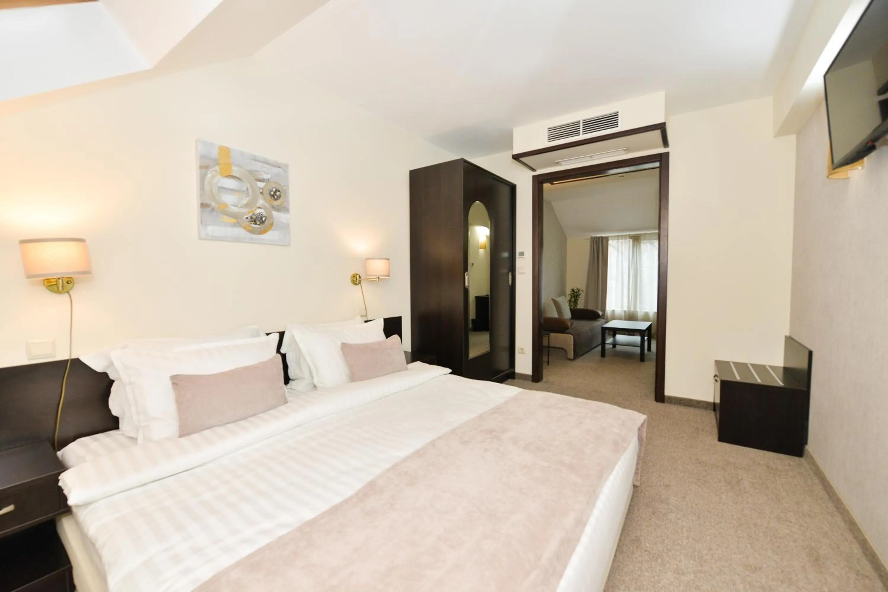 Bed in Art Plaza Hotel