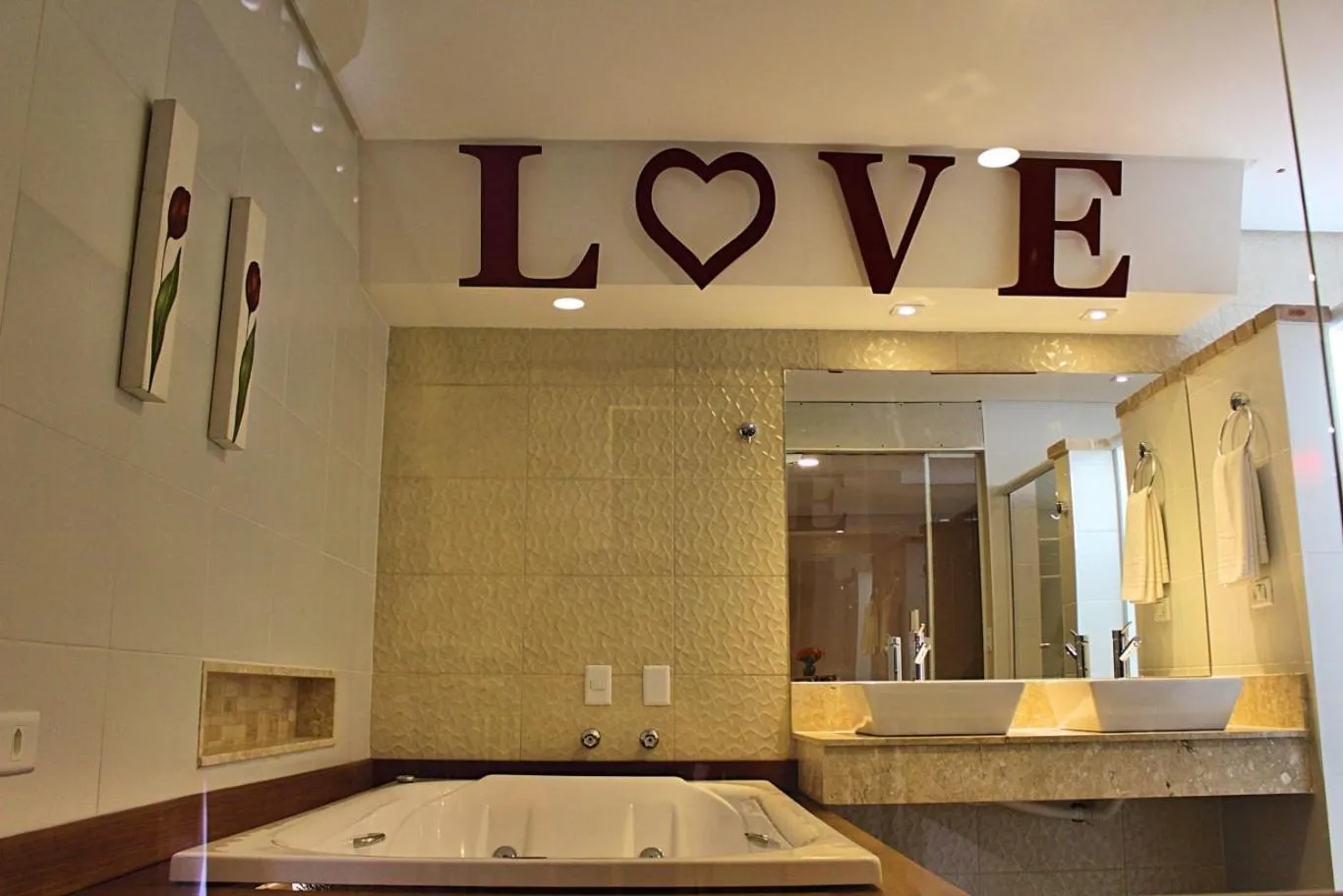 Bathroom in Don Marcos Hotel com Restaurante e Pizzaria