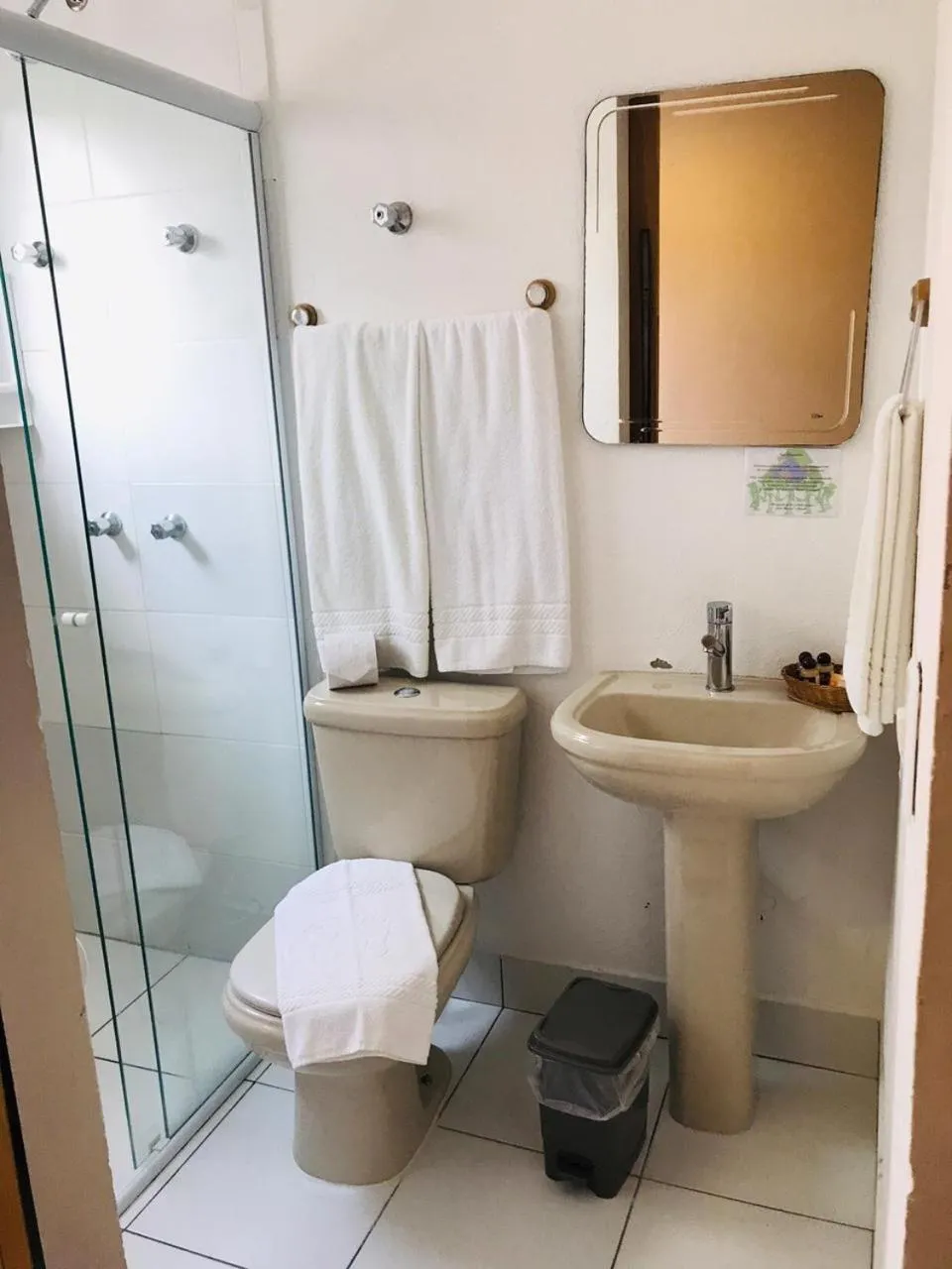 Shower in Don Marcos Hotel com Restaurante e Pizzaria