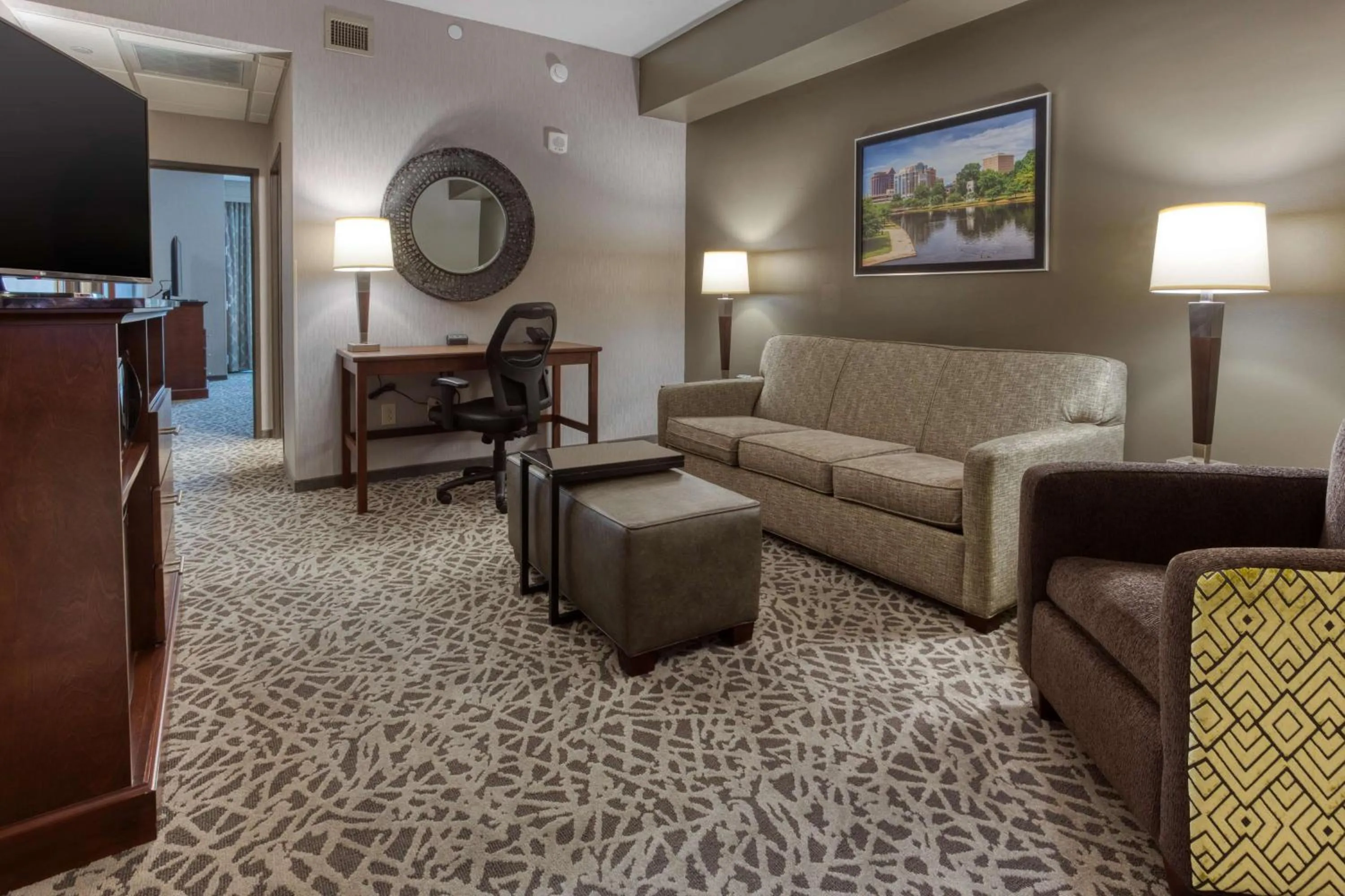 Living room in Drury Inn & Suites Huntsville Space & Rocket Center