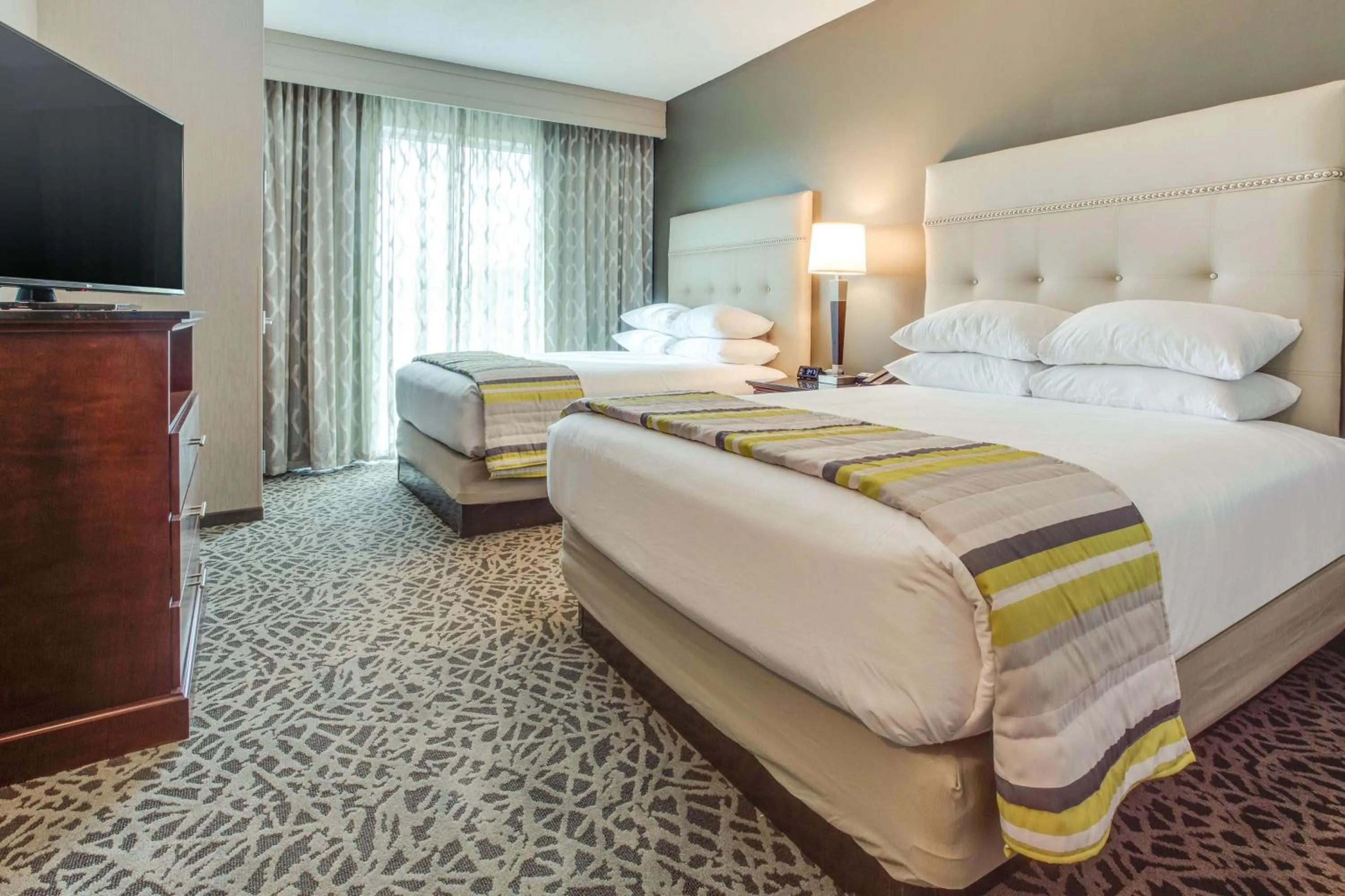 Photo of the whole room, Bed in Drury Inn & Suites Huntsville Space & Rocket Center