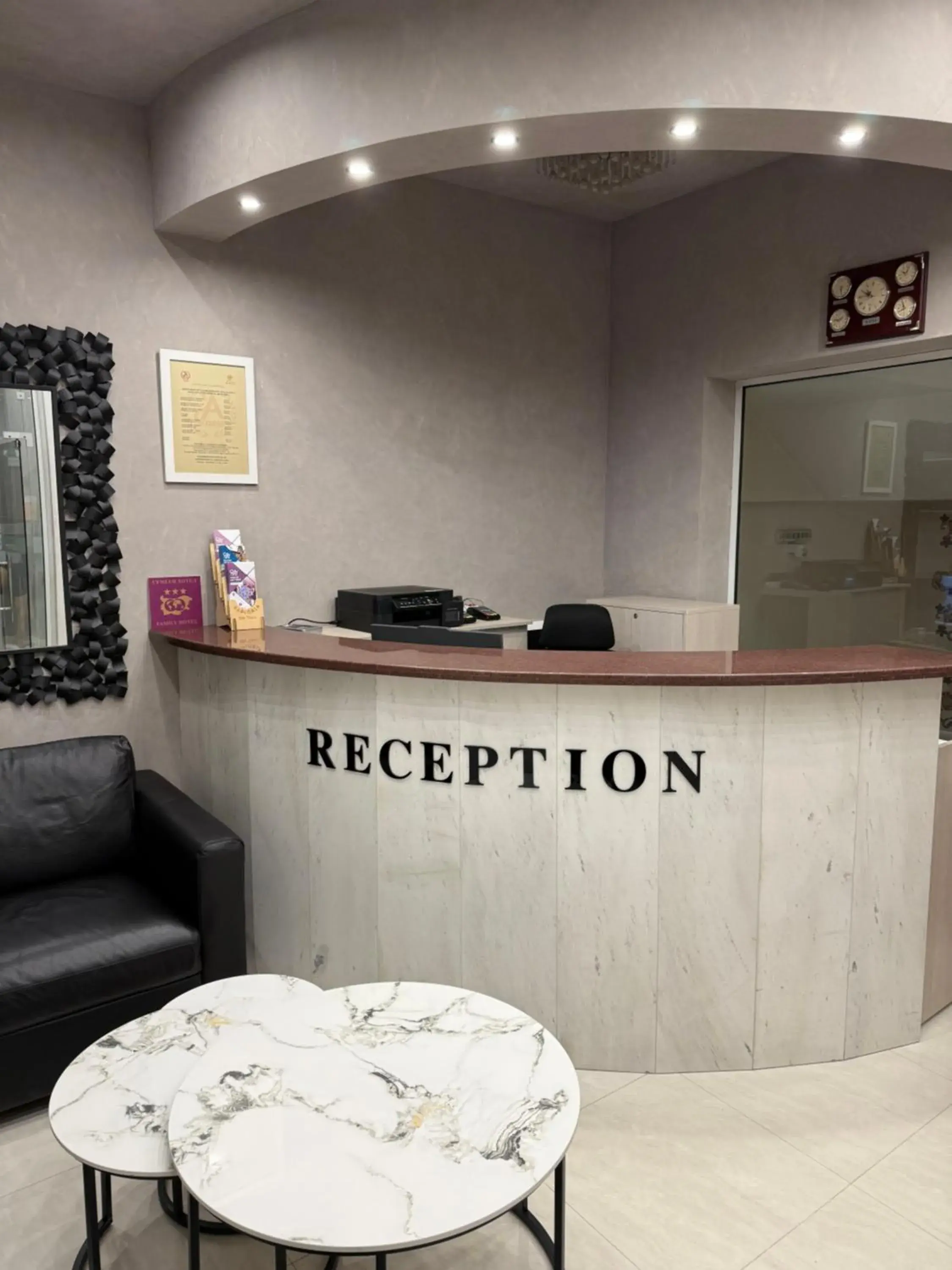 Lobby or reception in Hotel Aris Lobby or reception in Hotel Aris