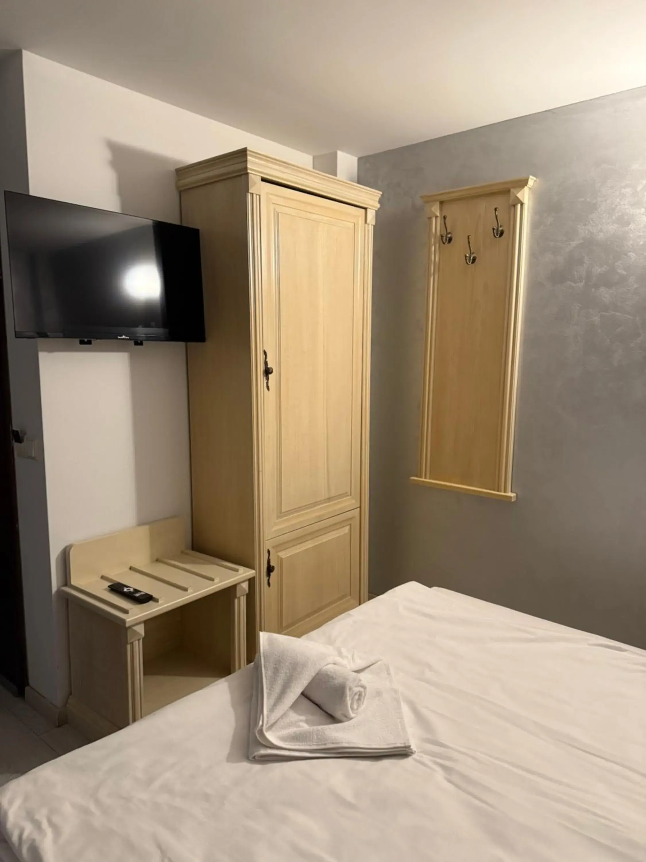 Bed in Hotel Aris Bed in Hotel Aris