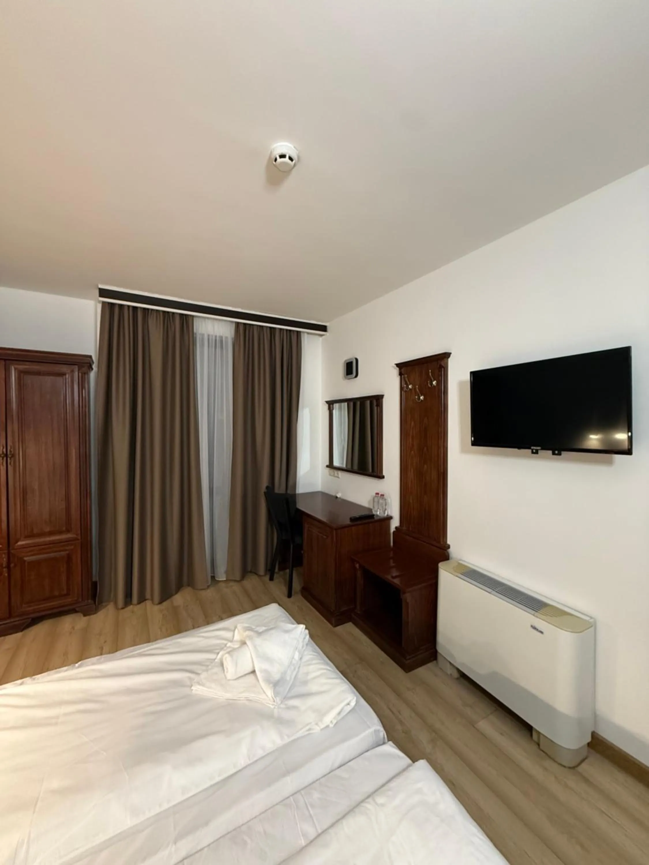 Bedroom, Bed in Hotel Aris