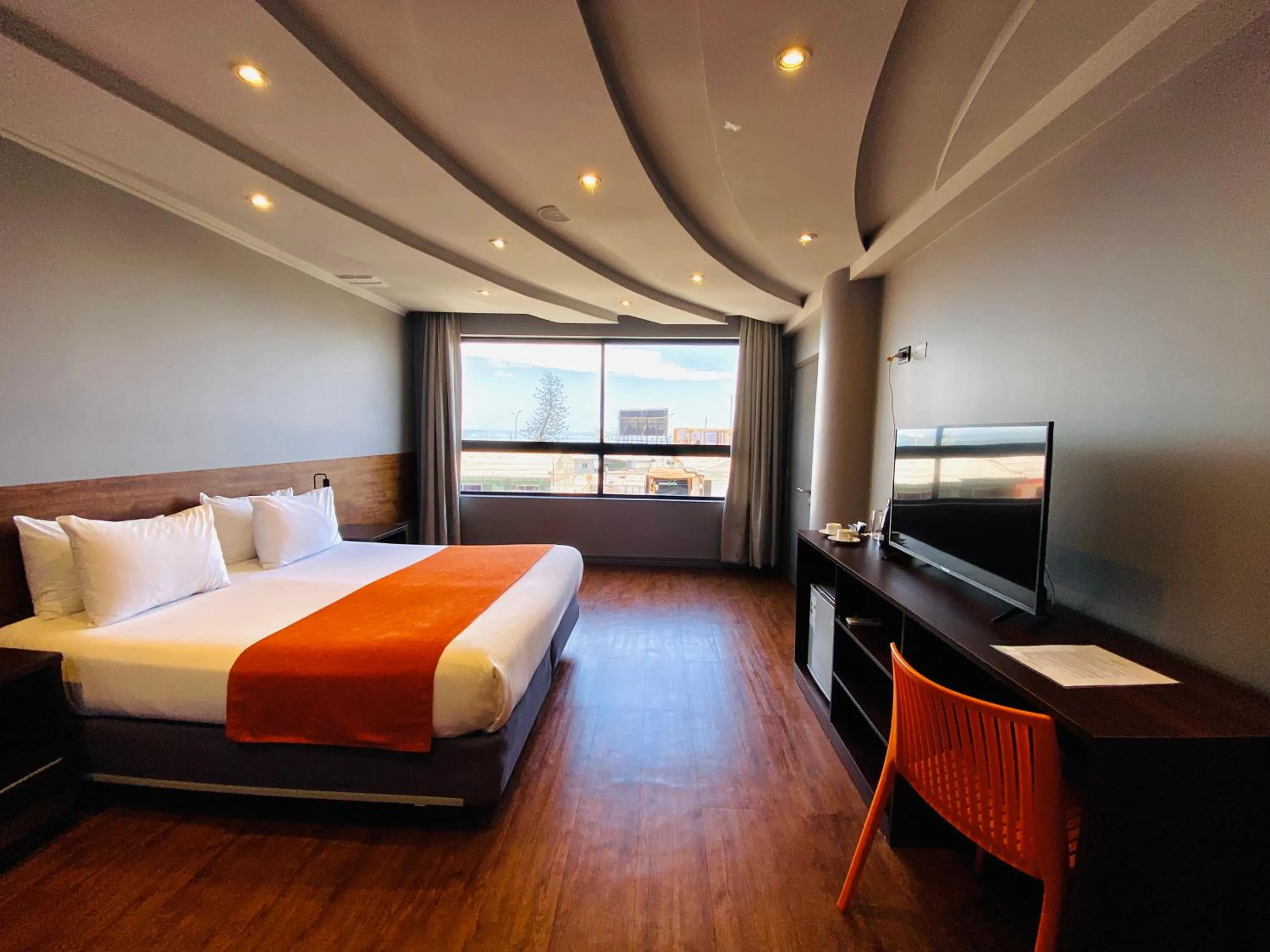 Photo of the whole room, Bed in Gran Cavancha Suite