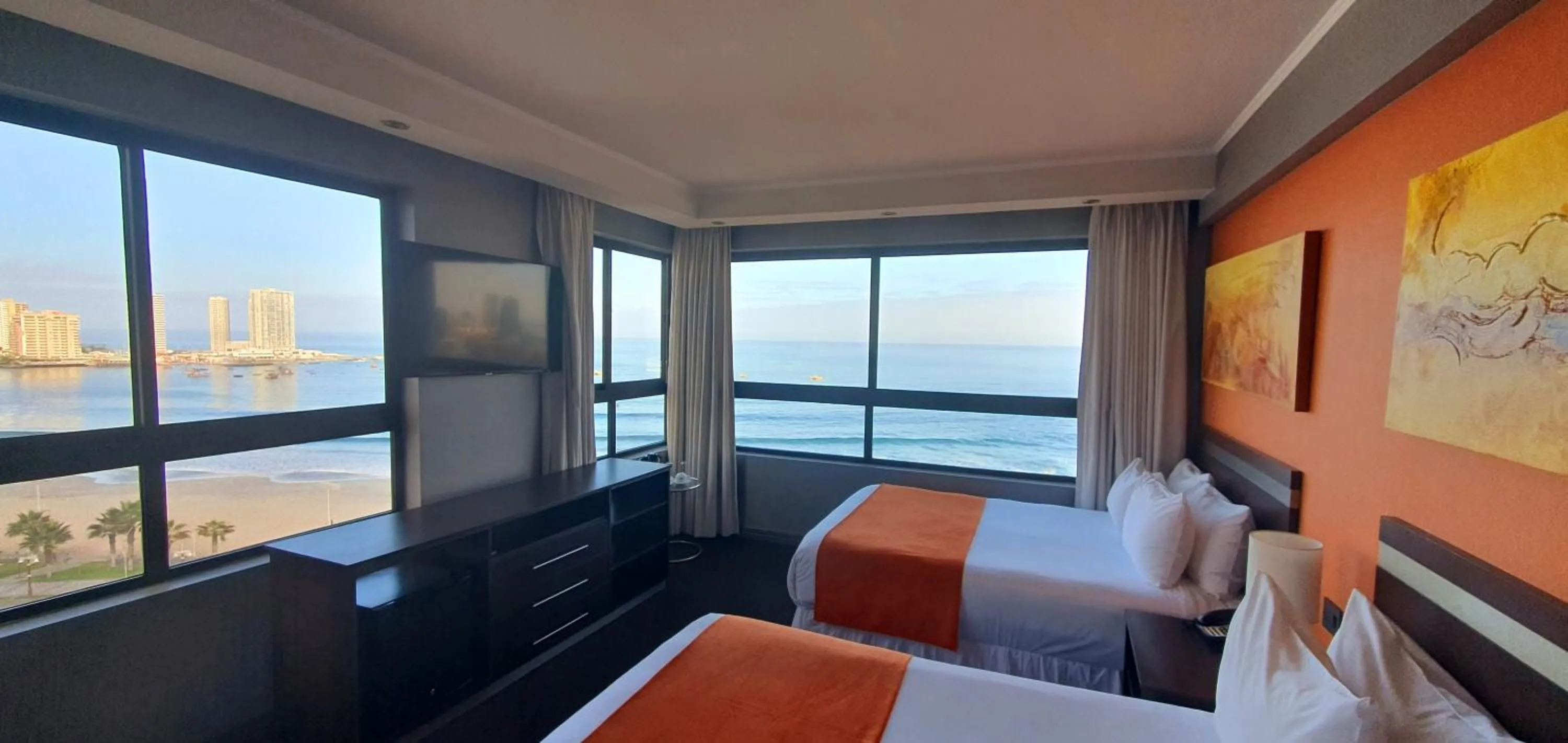 Sea view, Bed in Gran Cavancha Suite