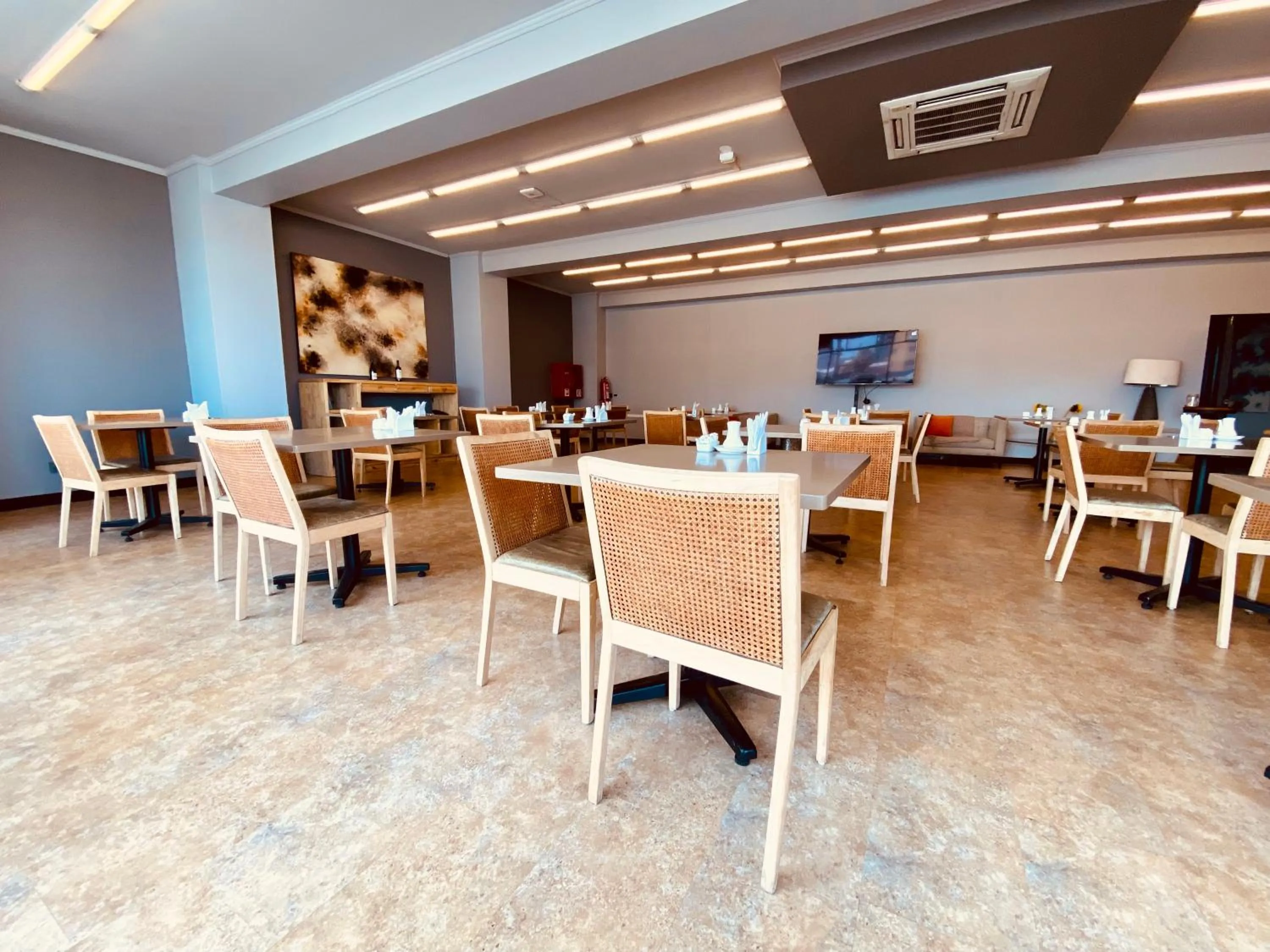 Restaurant/places to eat in Gran Cavancha Suite