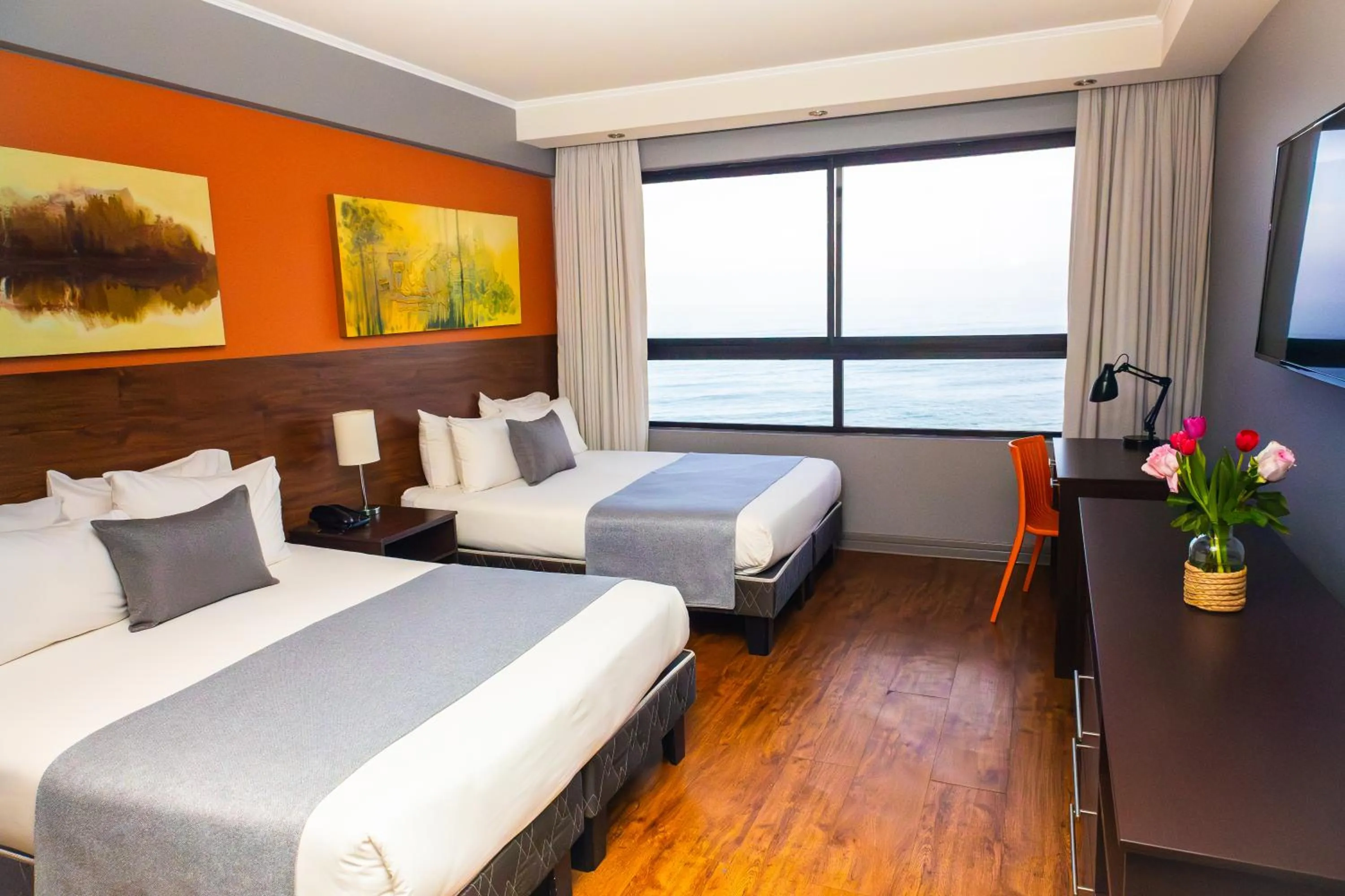 Photo of the whole room, Bed in Gran Cavancha Suite