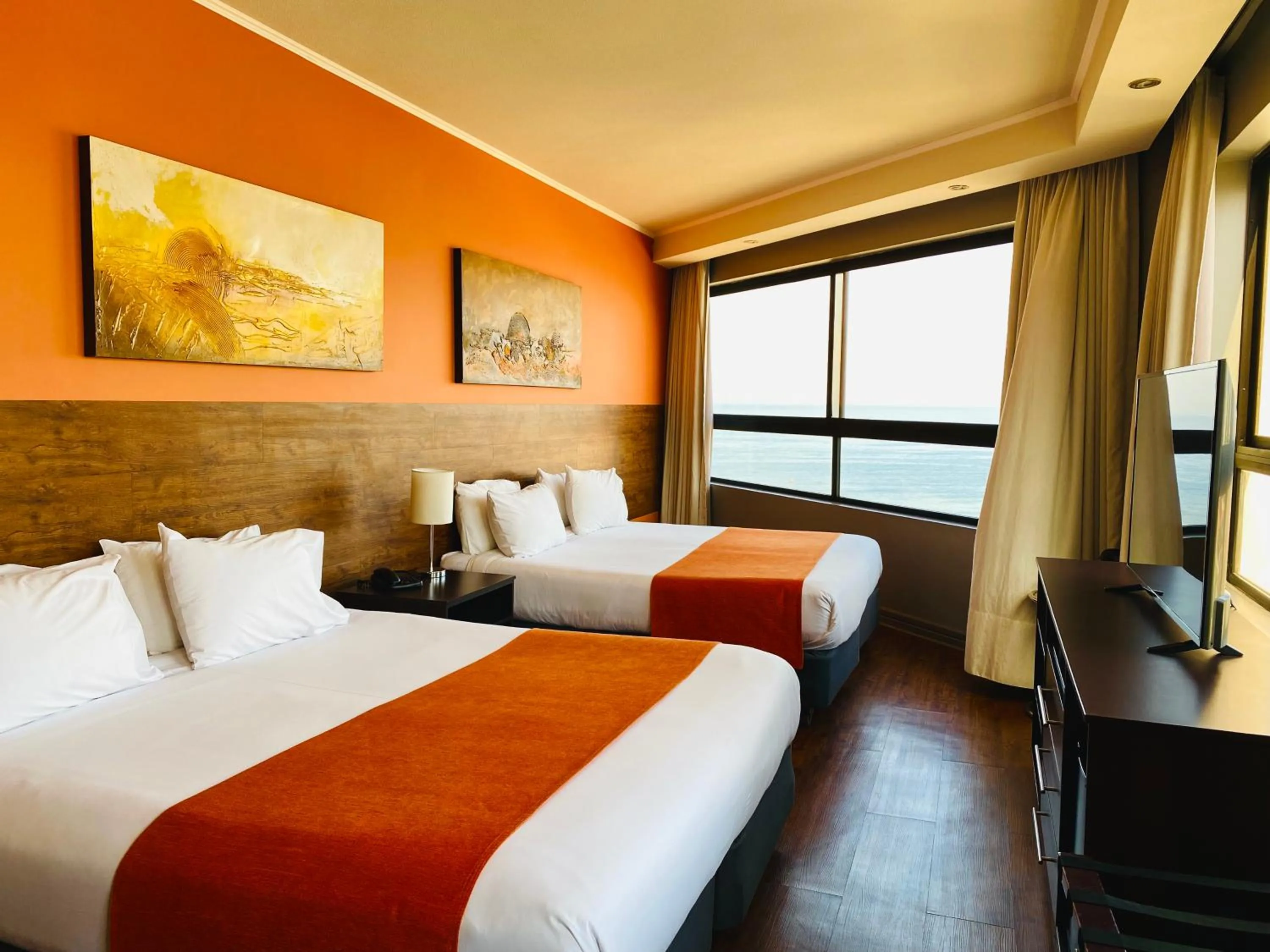 Photo of the whole room, Bed in Gran Cavancha Suite