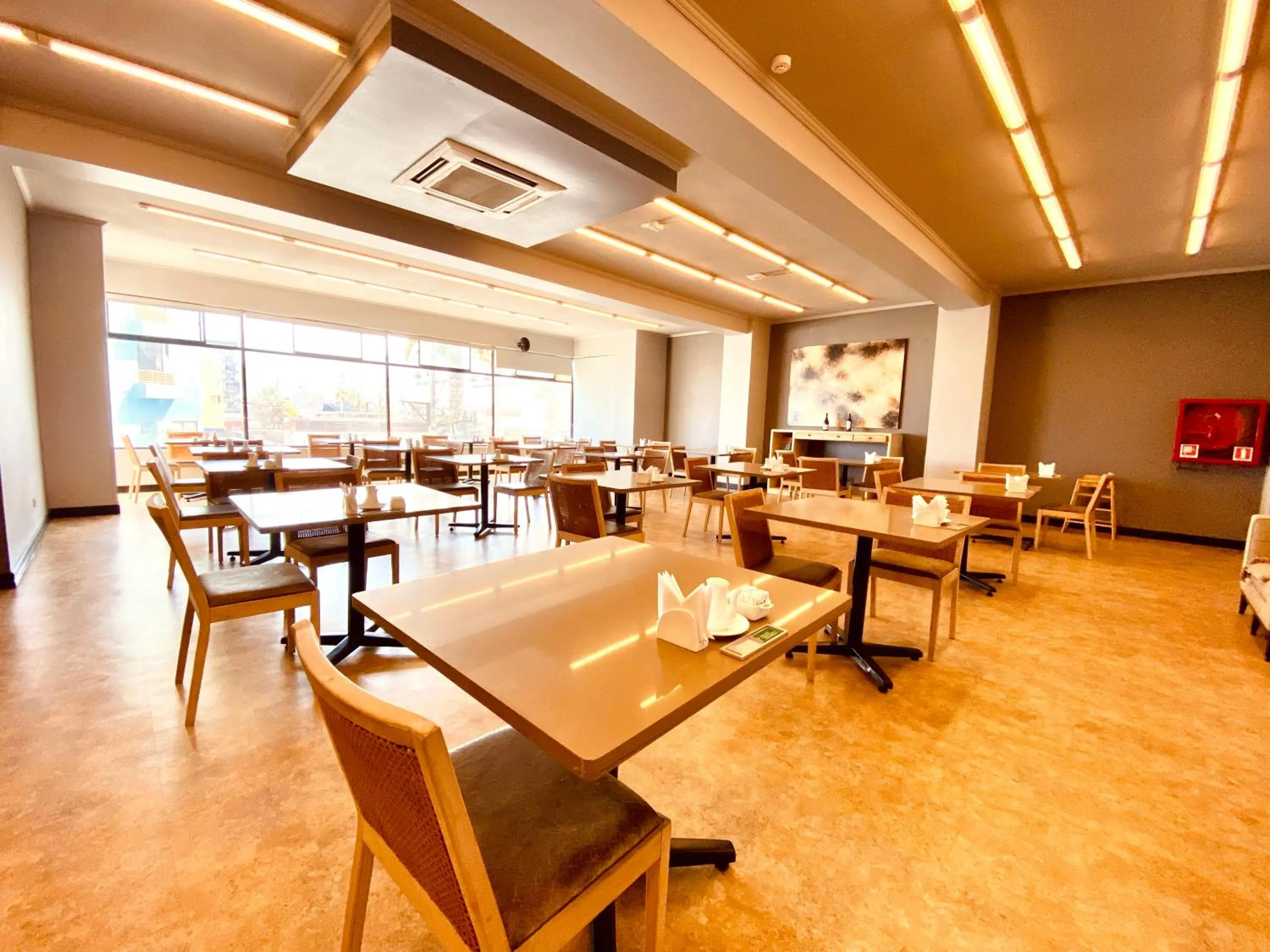 Restaurant/places to eat in Gran Cavancha Suite