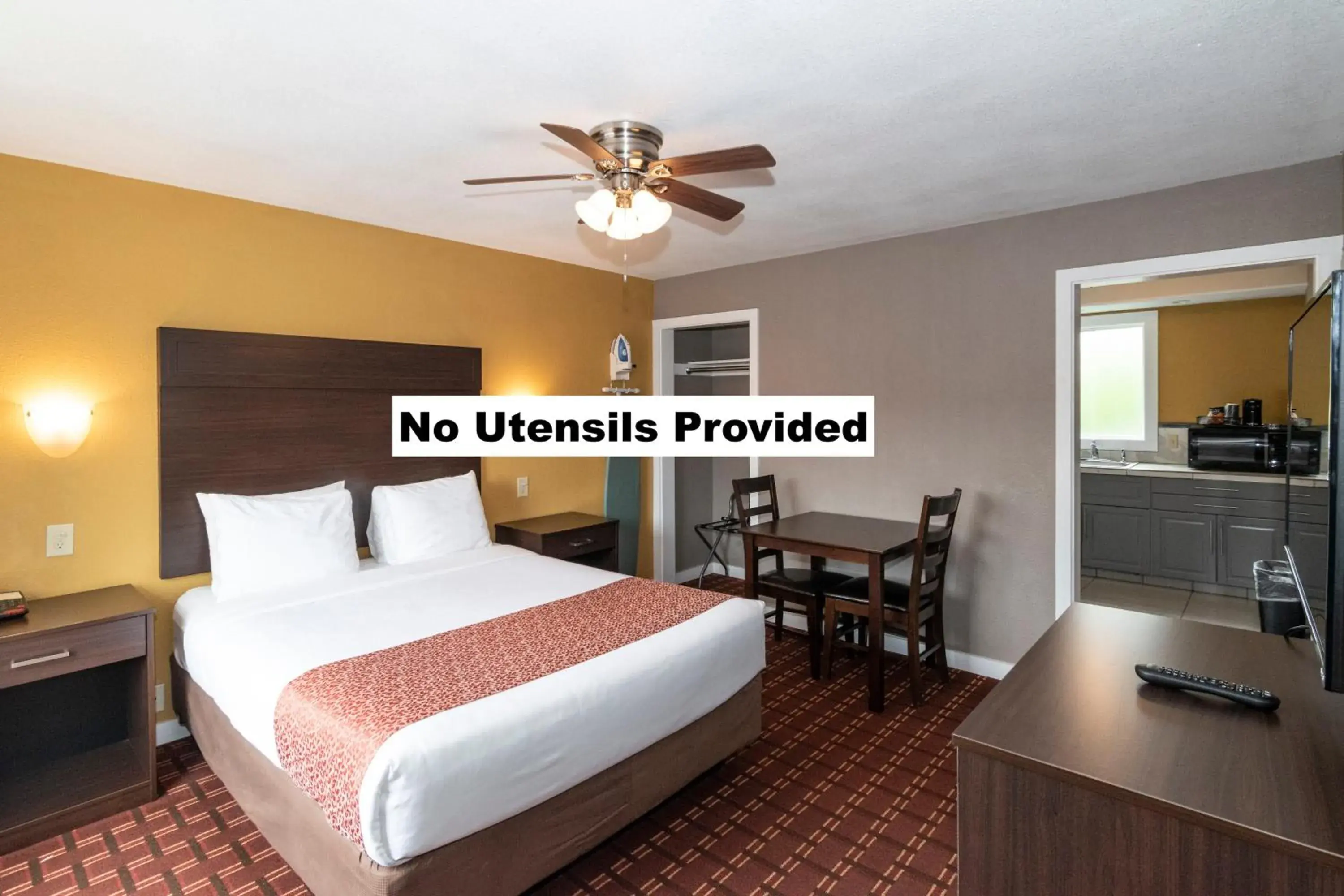 1 Queen Suite in Capitol Hill Motel 1 Queen Suite in Capitol Hill Motel