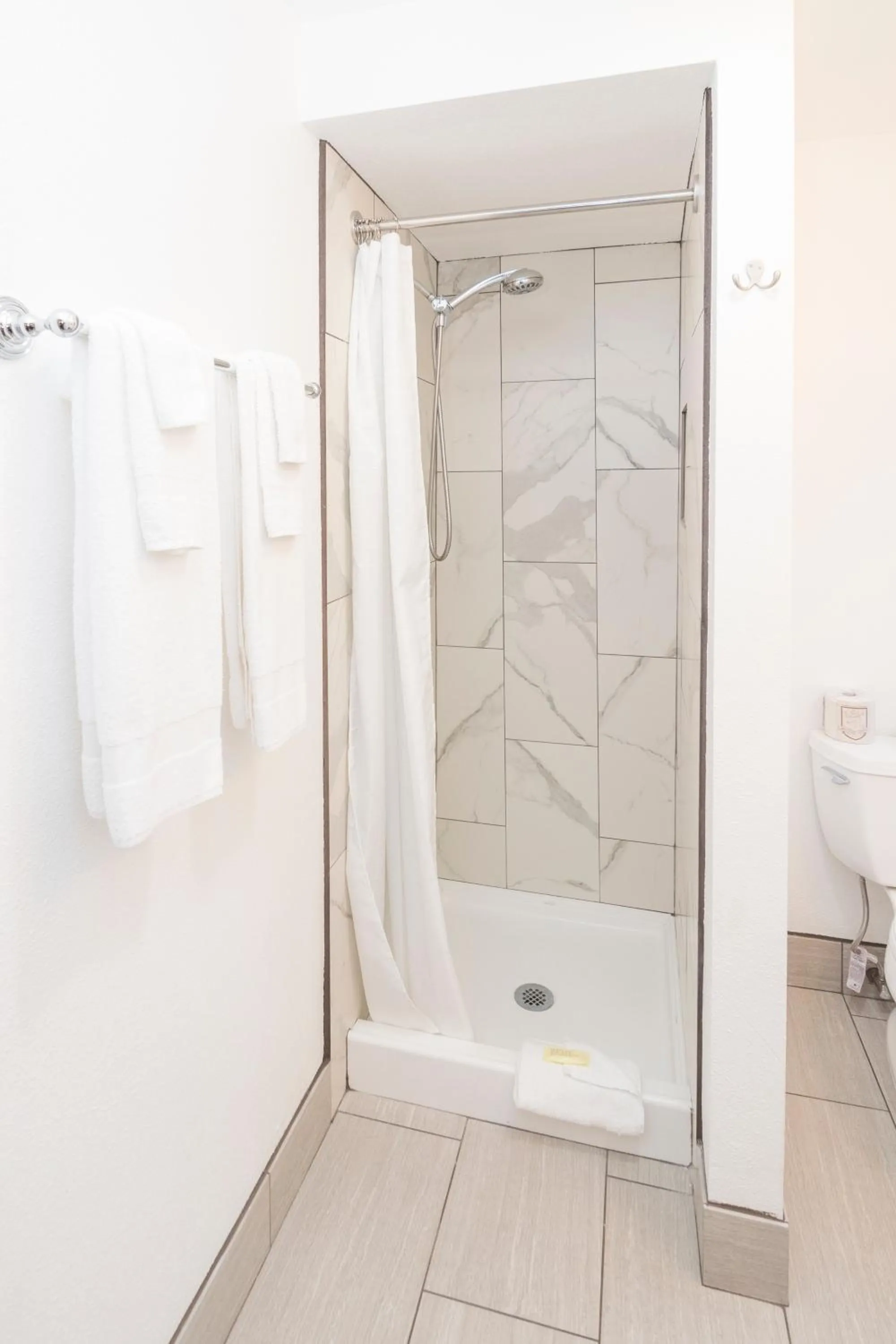 Bathroom in Capitol Hill Motel