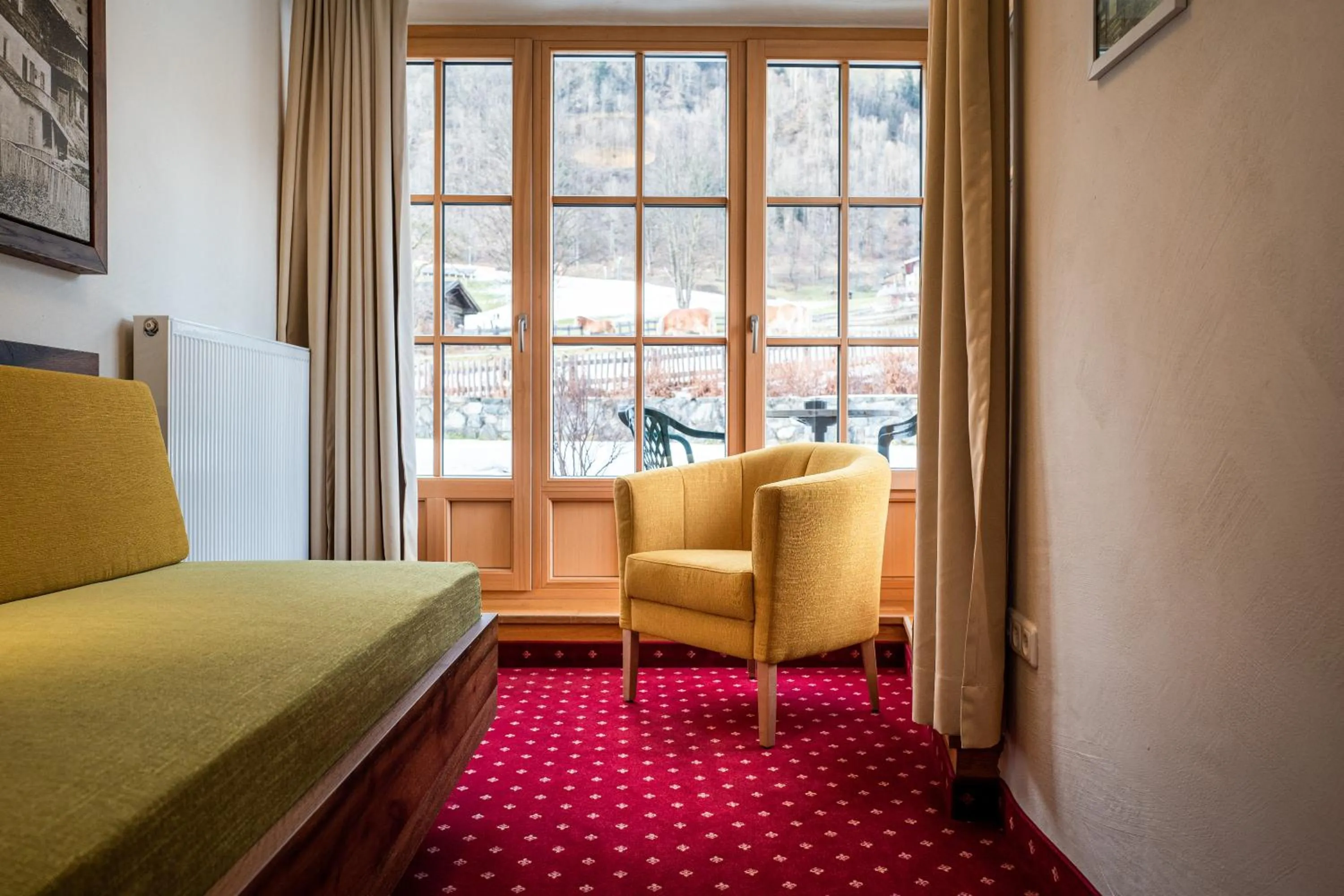 Photo of the whole room, Bed in Hotel Senningerbräu