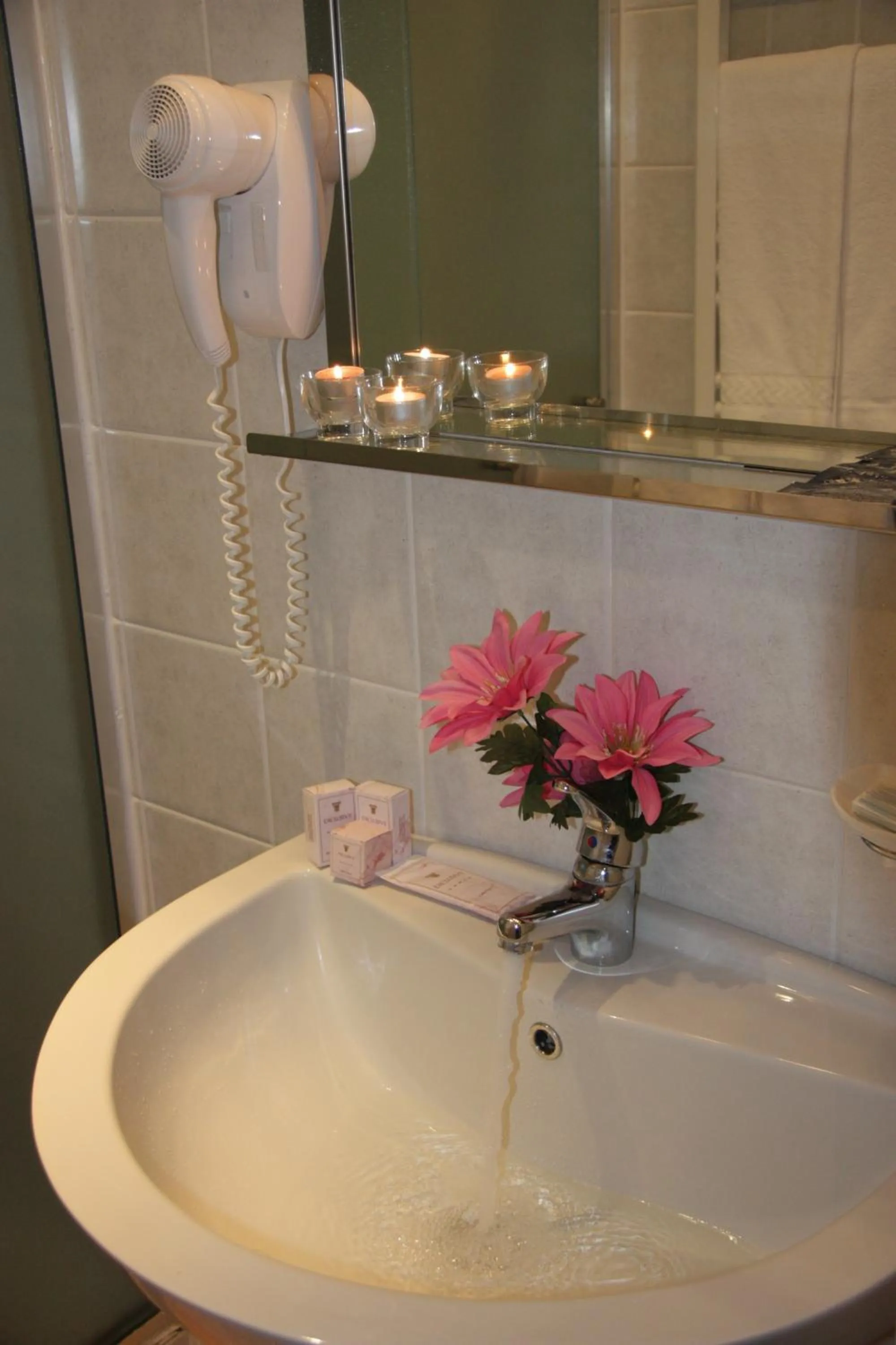 Bathroom in Hotel La Locanda