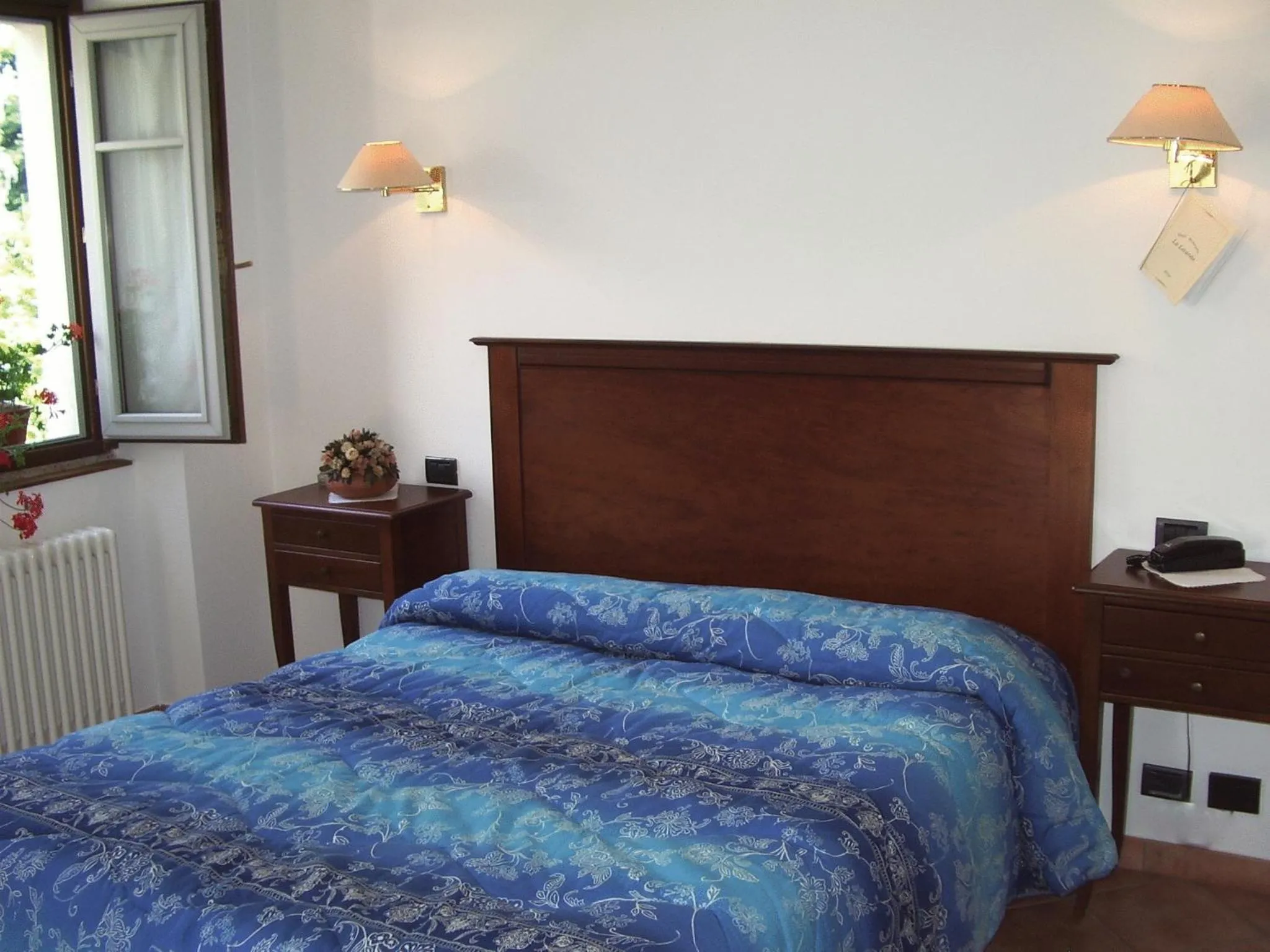 Bedroom, Bed in Hotel La Locanda