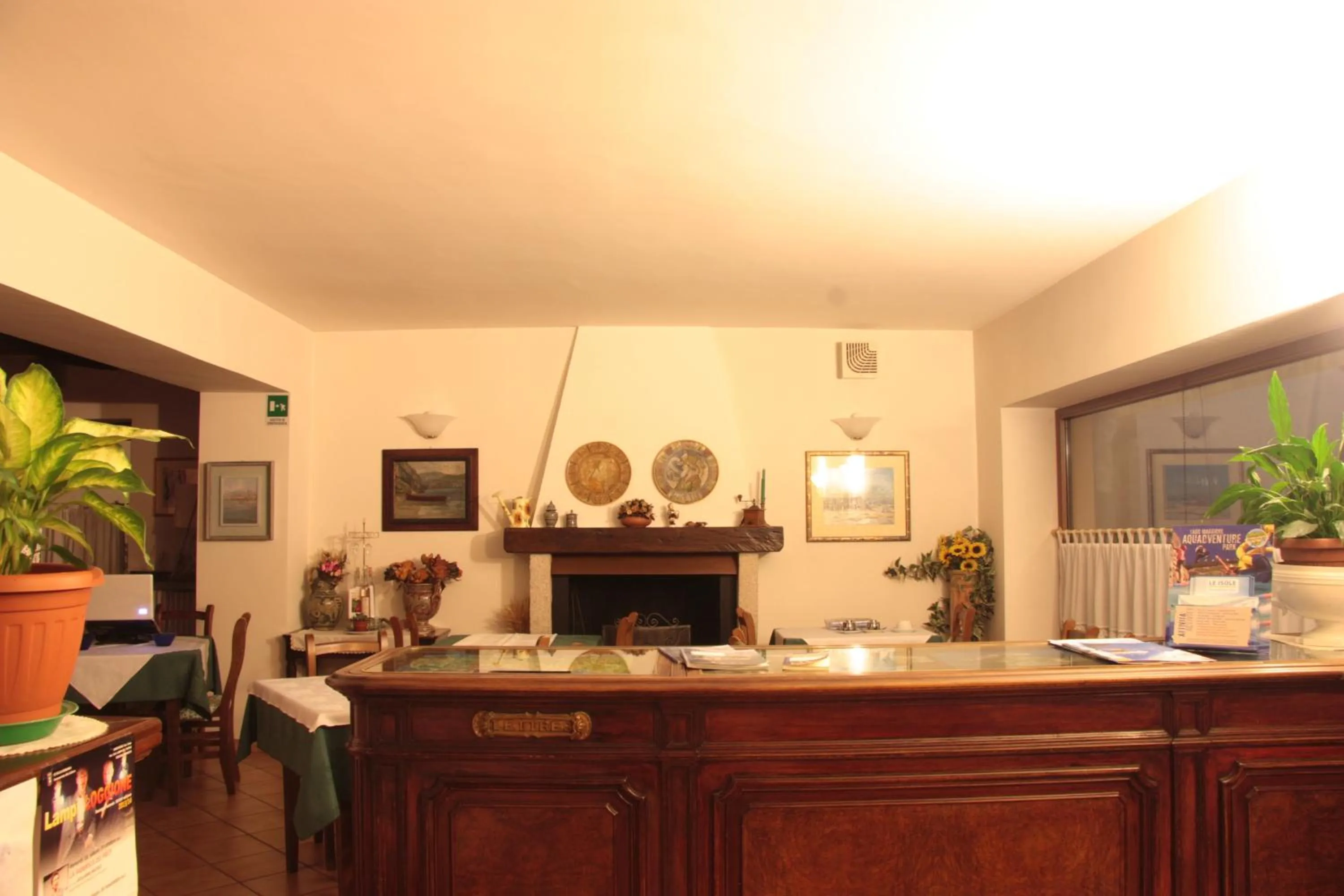 Lobby or reception in Hotel La Locanda