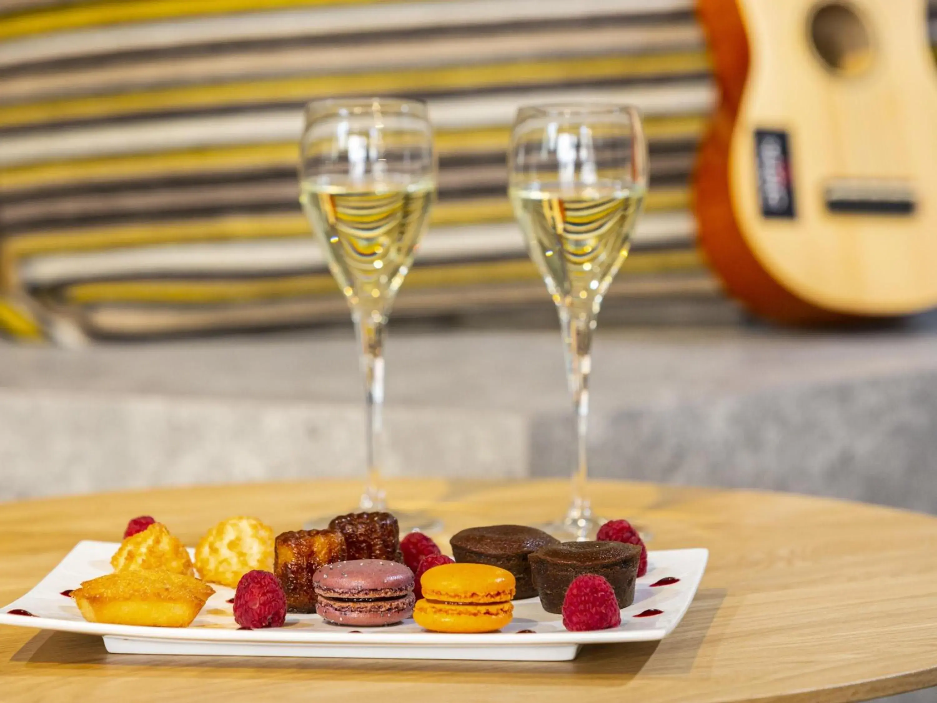 Lounge or bar in Ibis Centre Millau Lounge or bar in Ibis Centre Millau