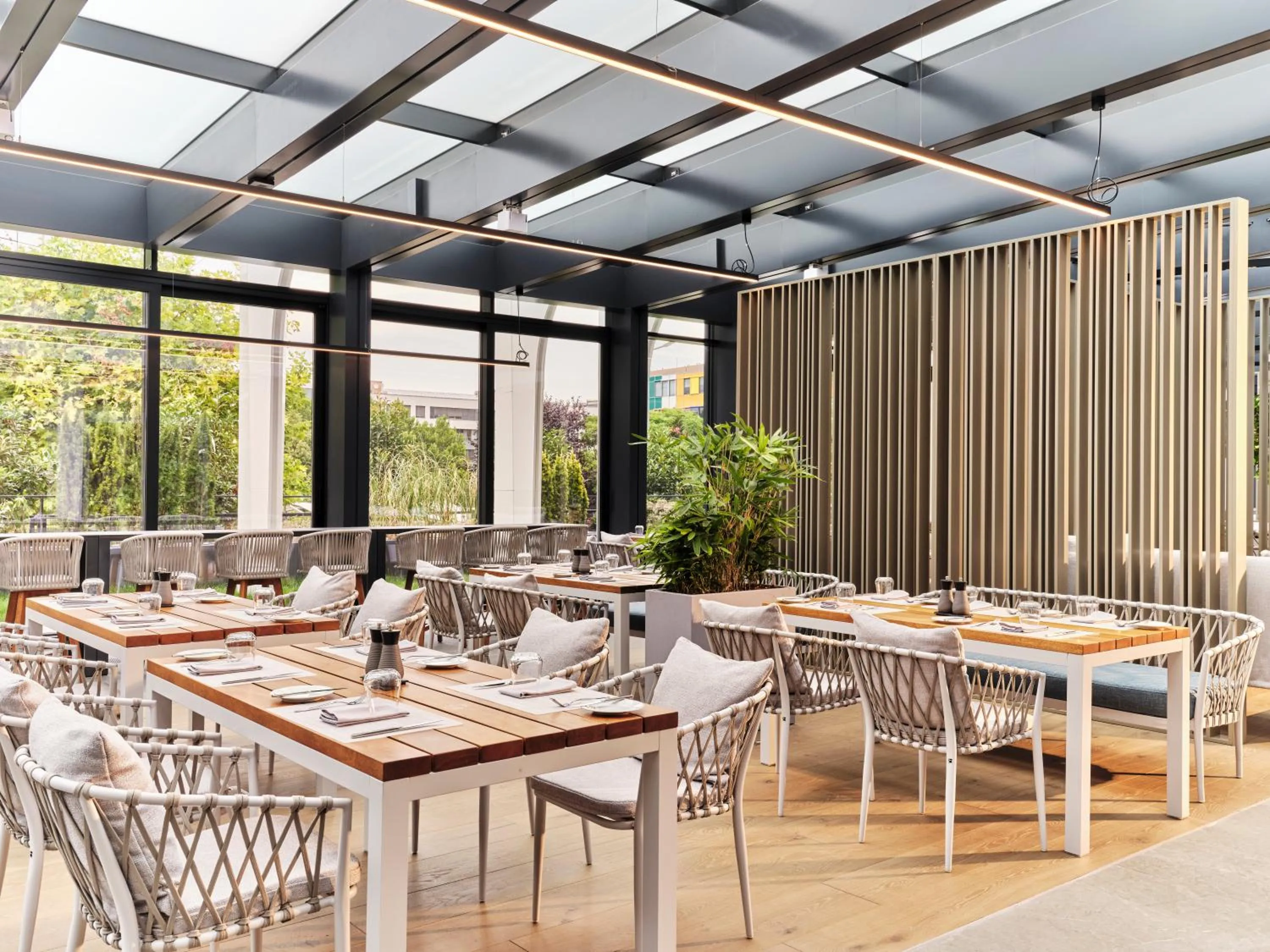 Restaurant/places to eat in Crowne Plaza Sofia by IHG