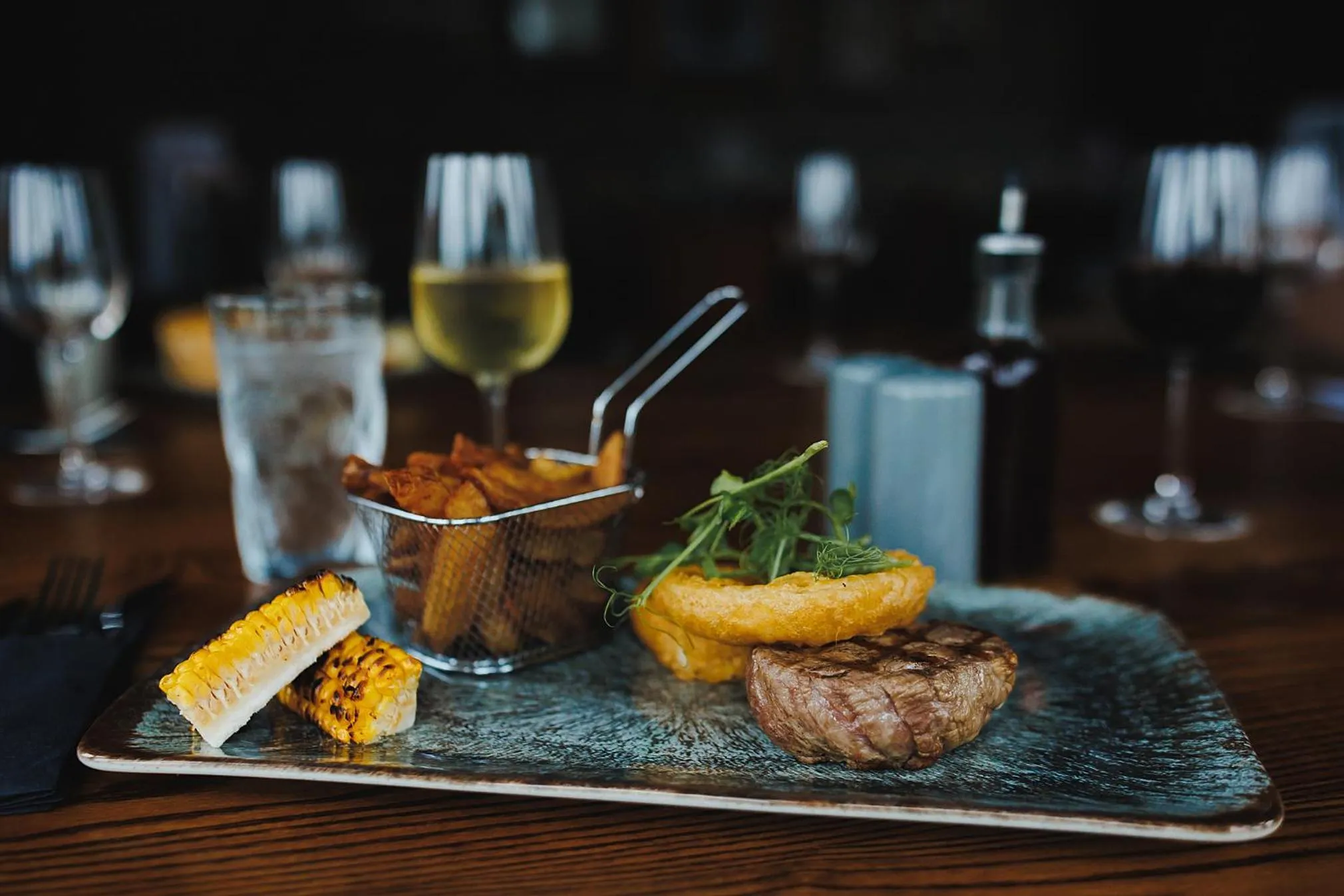 Food and drinks in The Dukeries Lodge, Edwinstowe, Nottinghamshire