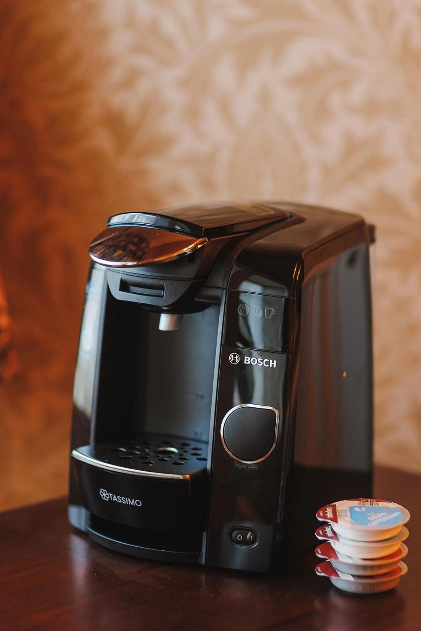 Coffee/tea facilities in The Dukeries Lodge, Edwinstowe, Nottinghamshire